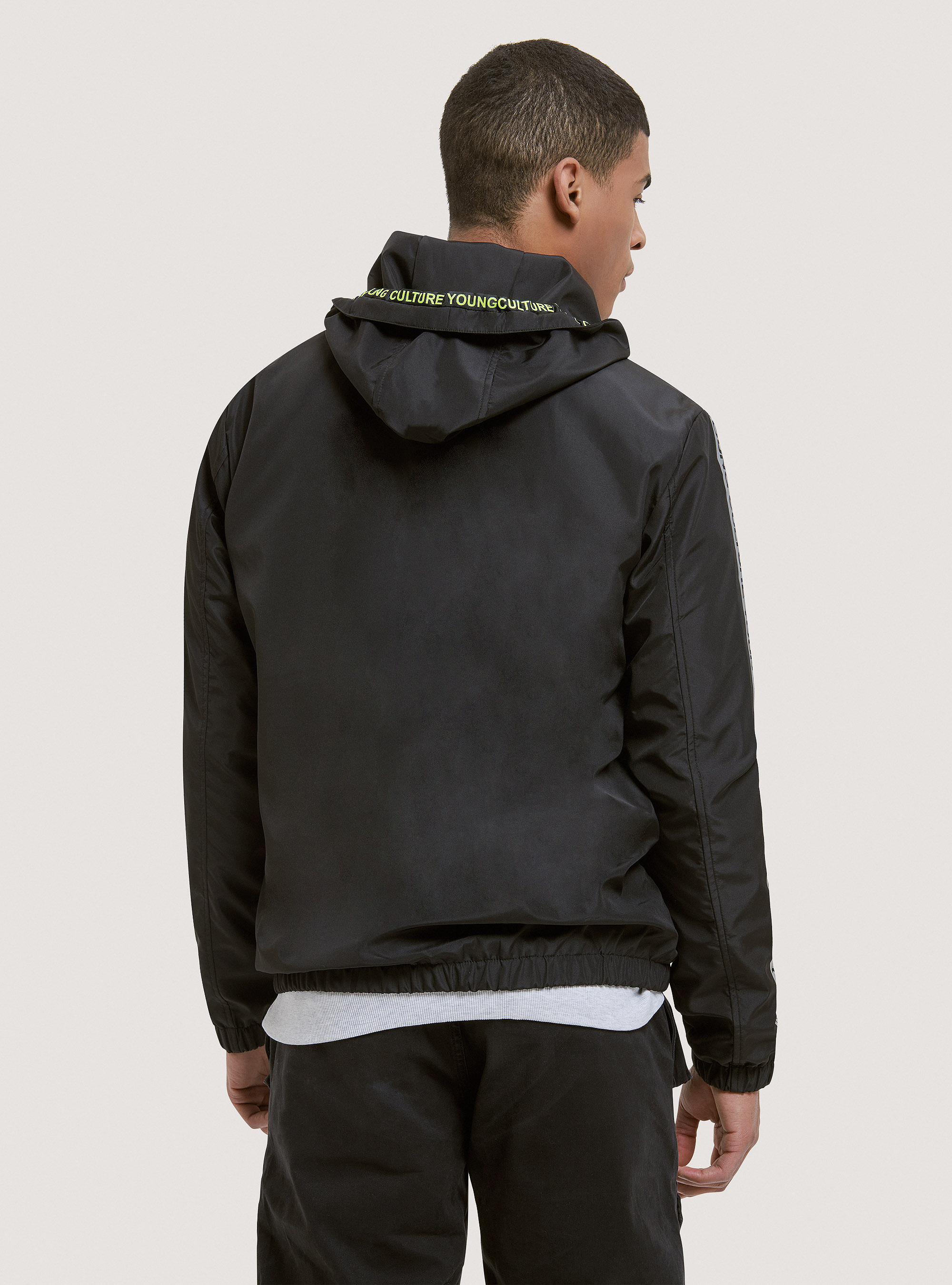 Giubbotto antivento con bande laterali reflective, BLACK