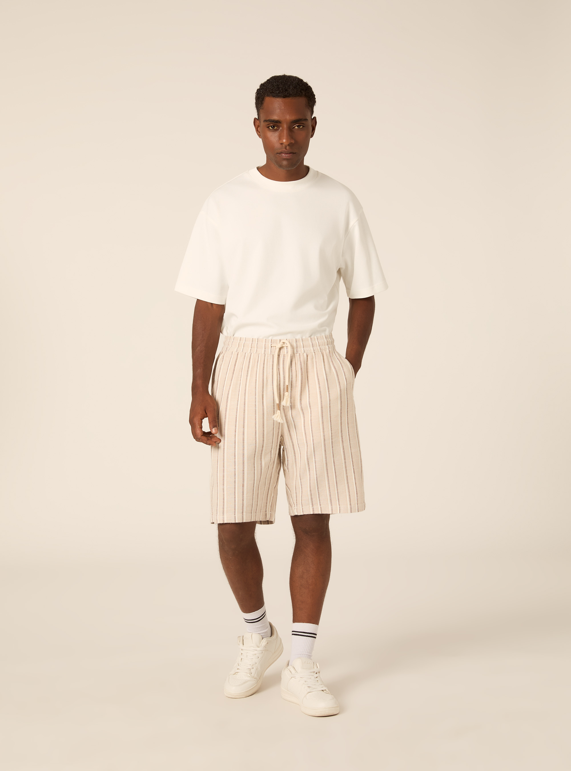 Bermuda a righe con elastico in vita, BG2 BEIGE MEDIUM