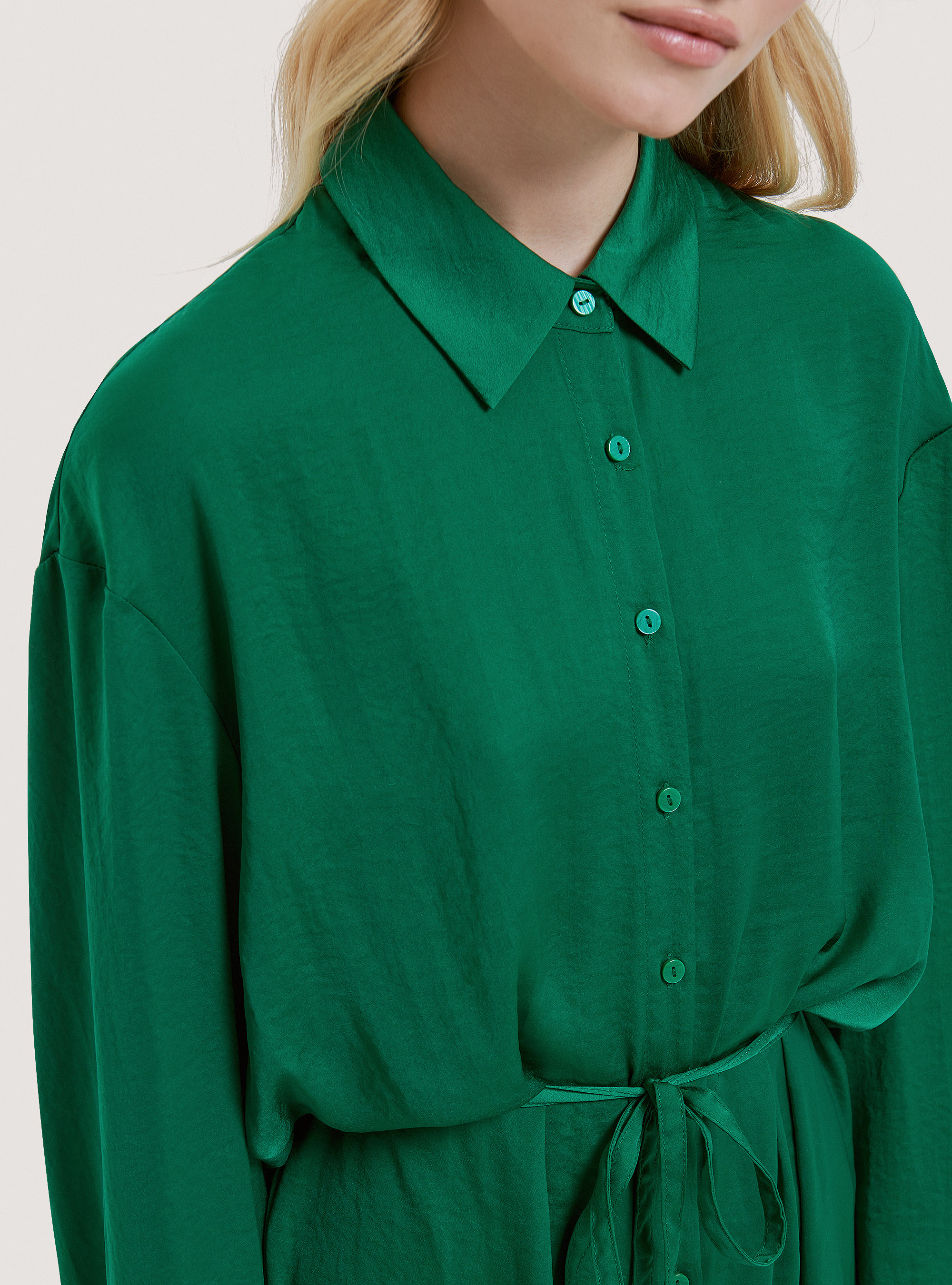 Satin chemisier with belt, C6658 GREEN