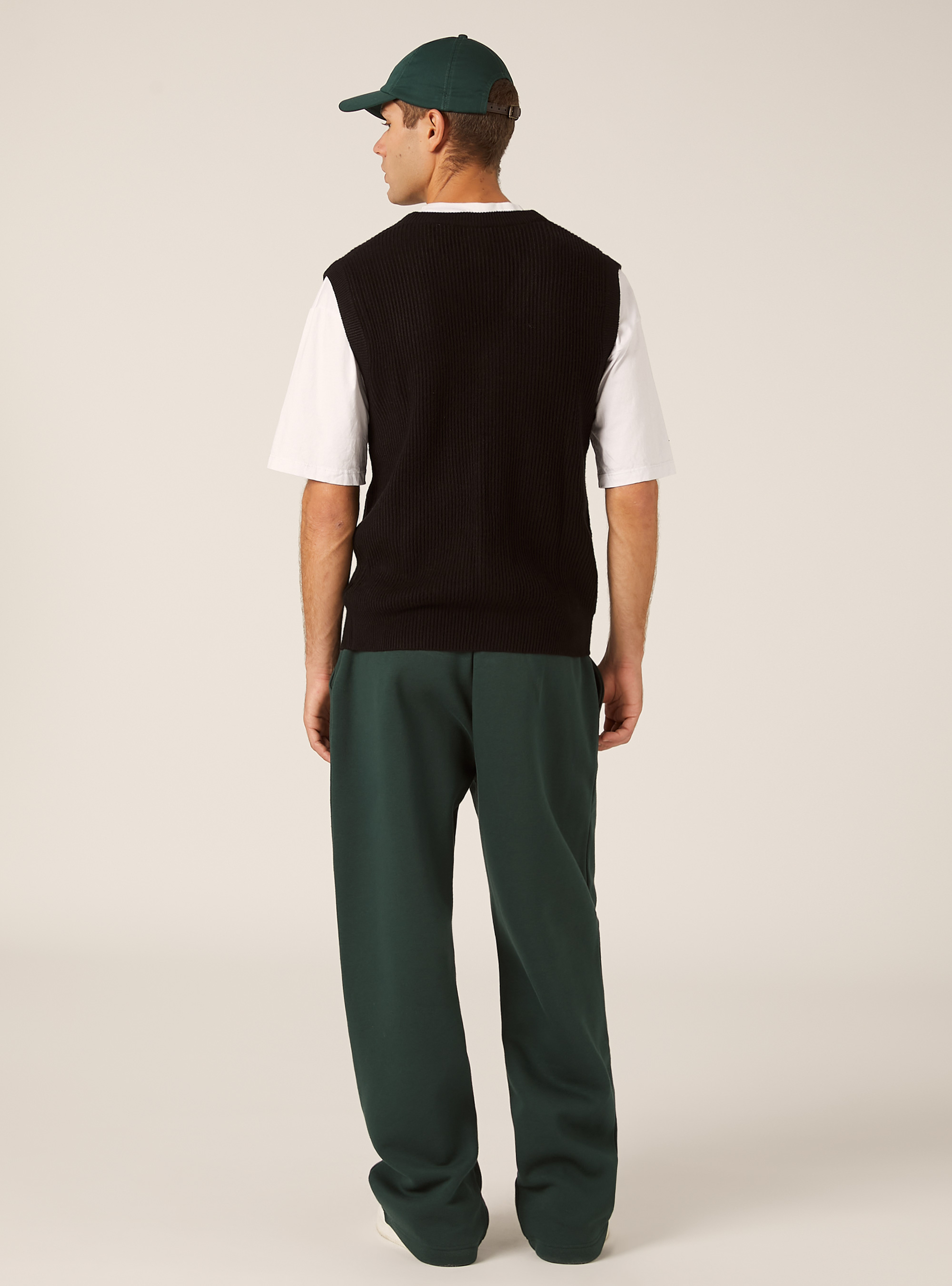 Knitted vest with pockets, BK1 BLACK