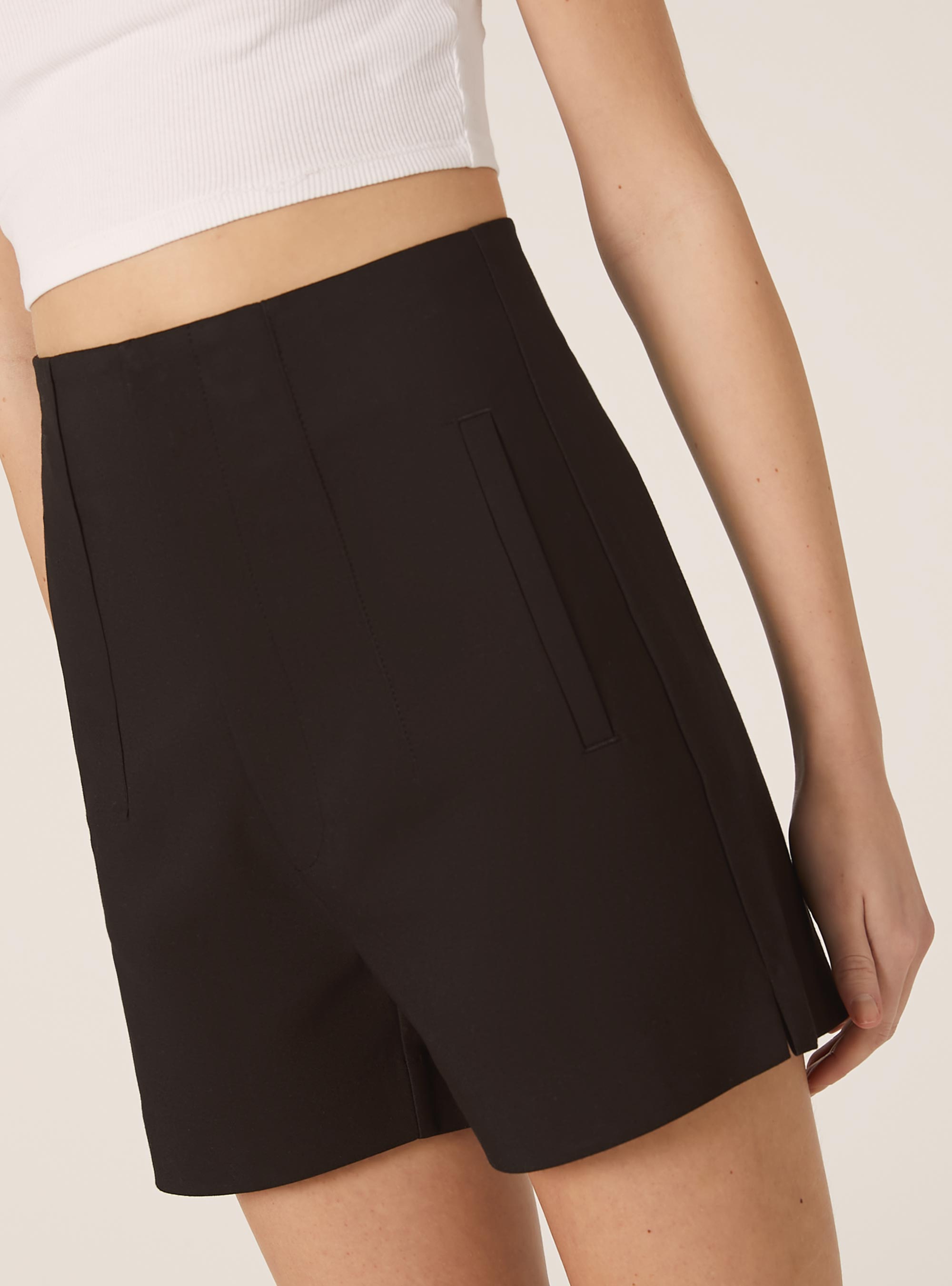 High-waisted shorts with darts, BK1 BLACK