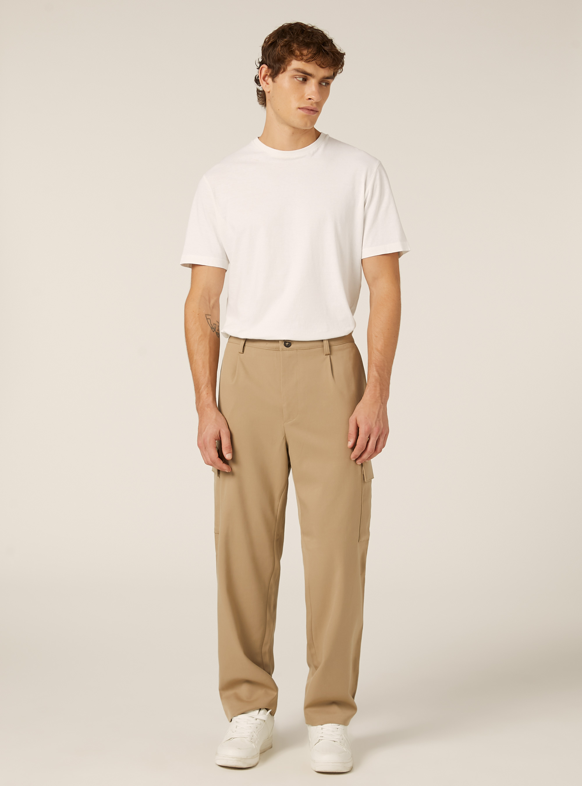 Pantaloni con tasconi e una pince, BG2 BEIGE MEDIUM