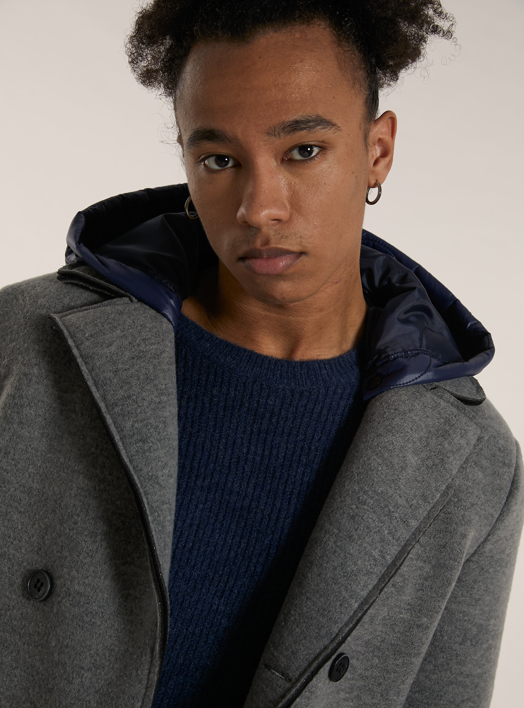 Cappotto doppiopetto con cappuccio trapuntato, MGY3 GREY MEL LIGHT