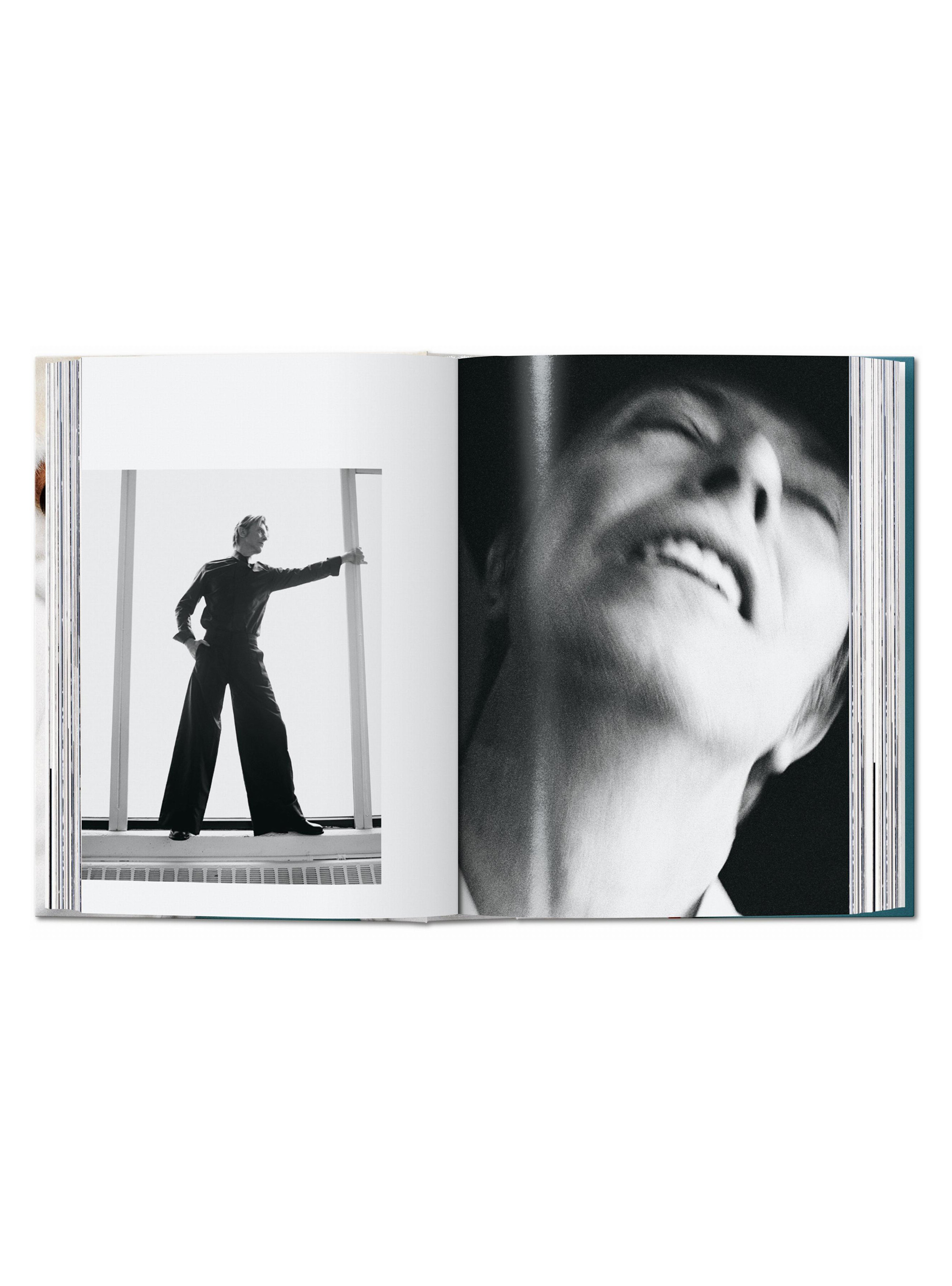 ''Mario Testino. SIR. 40th Ed.'' book, UNICO