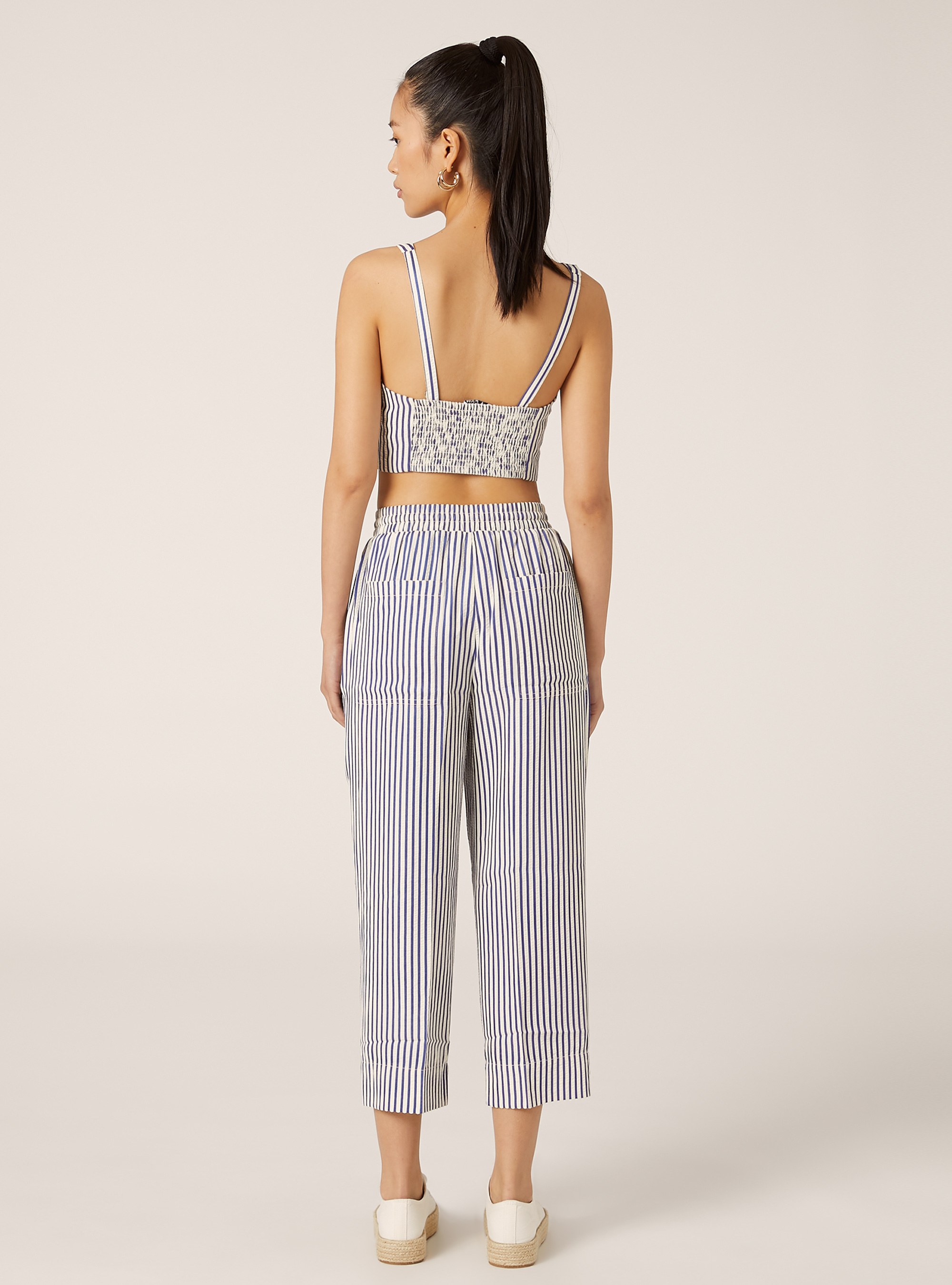 Top a righe con texture stropicciata, STRIPES