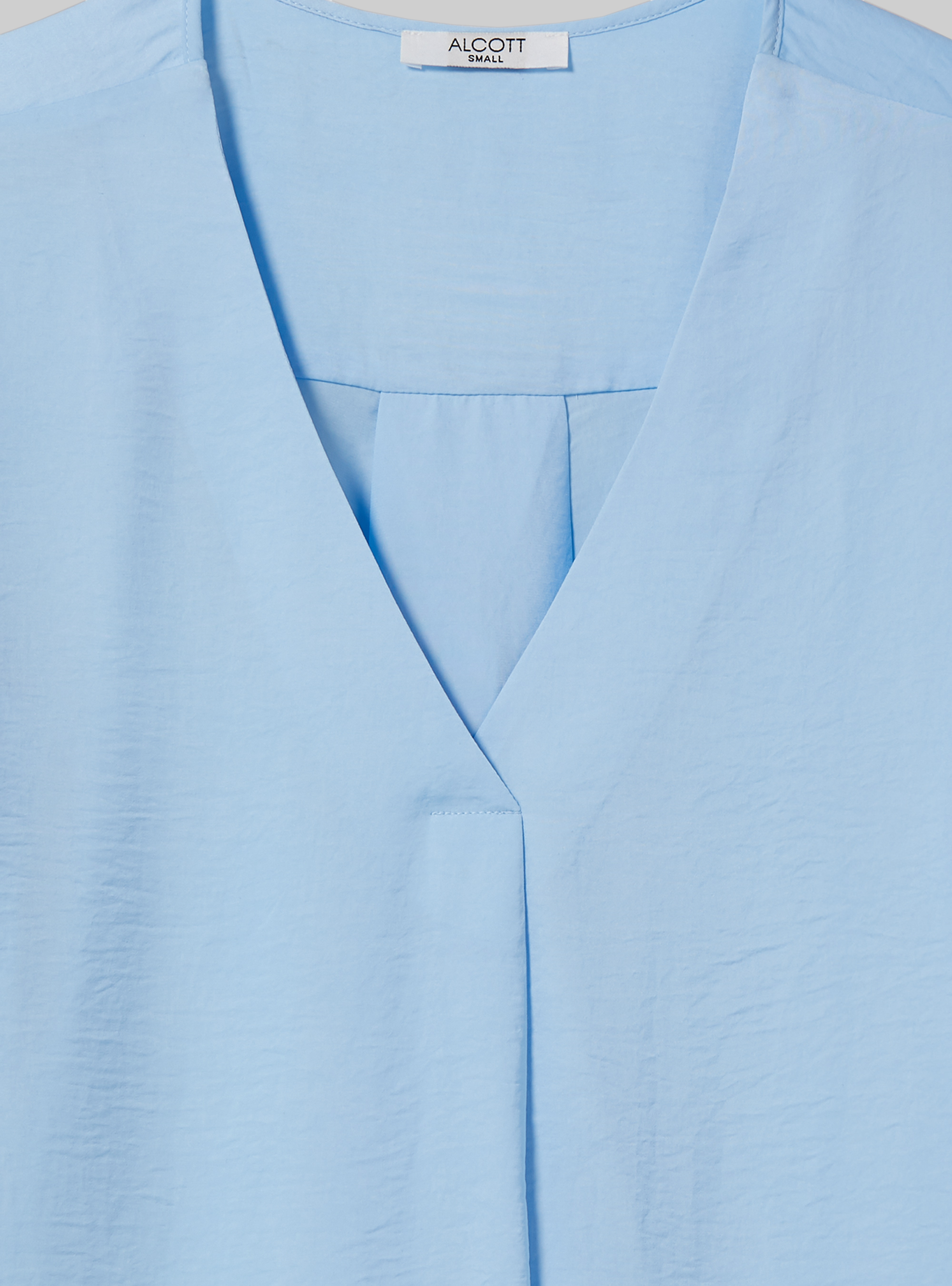 Plain-coloured blouse with neckline, AZ3 AZURE LIGHT