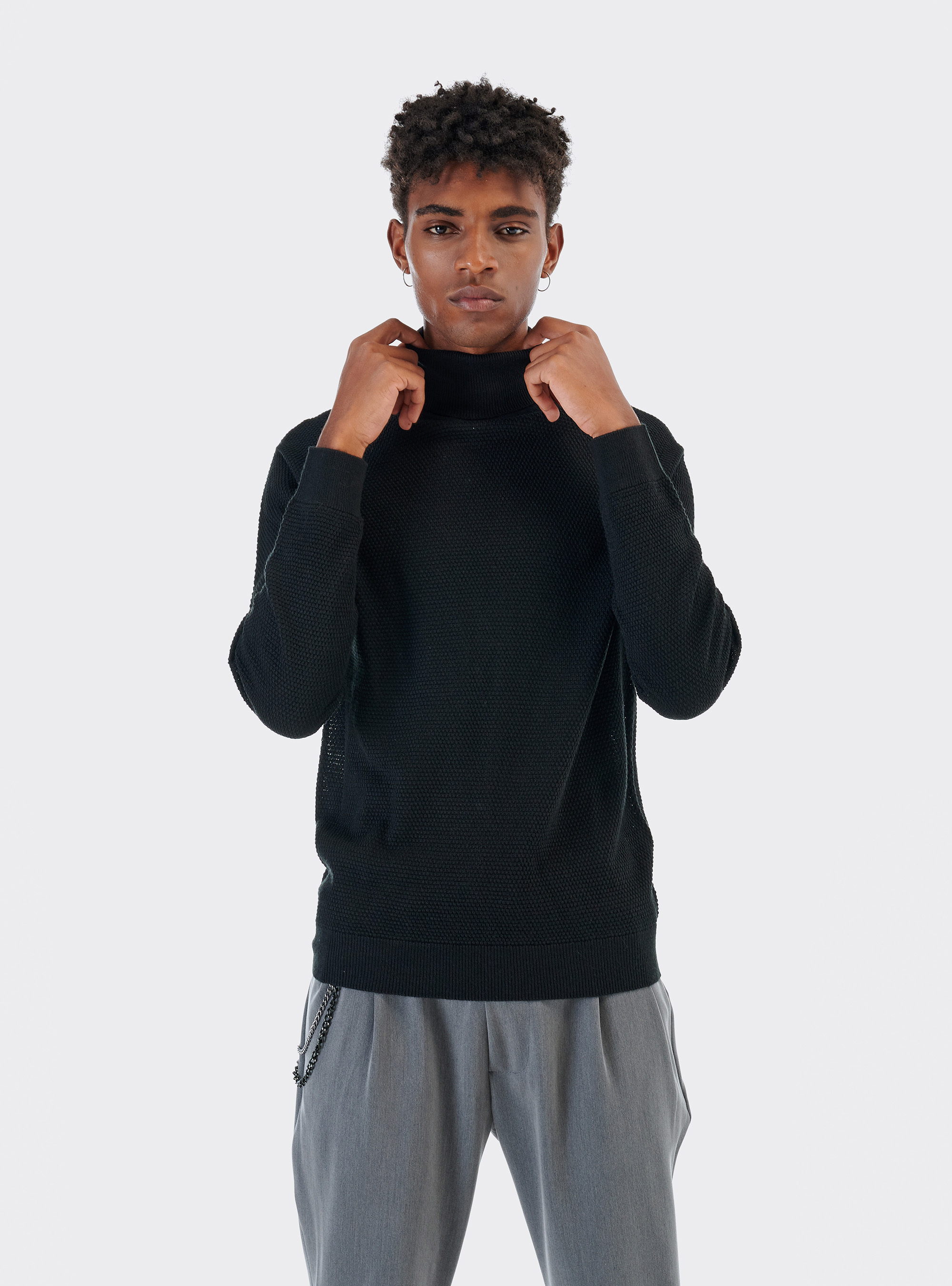 Pull col montant avec point de riz en laine mélangée, C101 BLACK