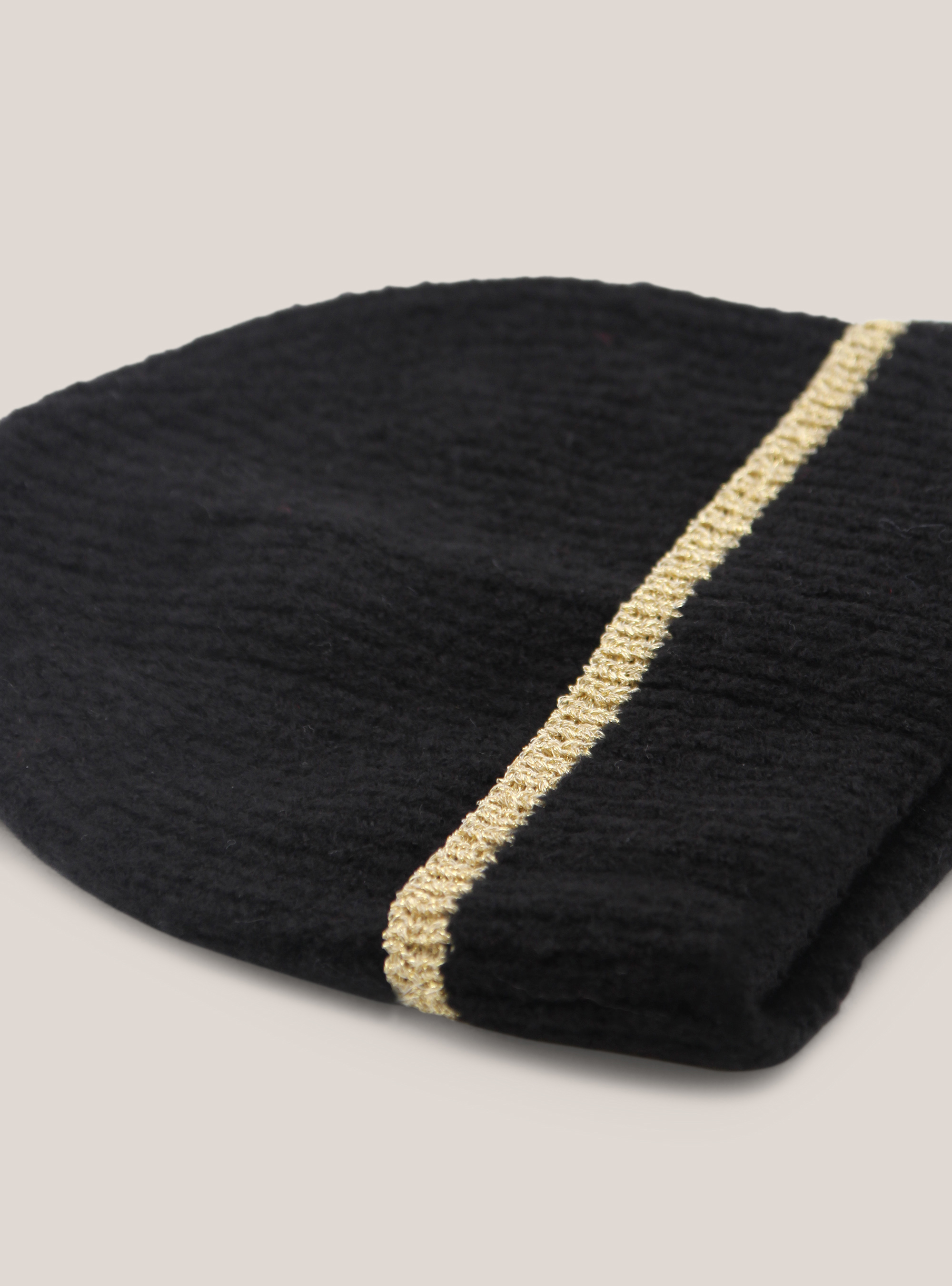 CAP WITH SHINY EFFECT, C101 BLACK