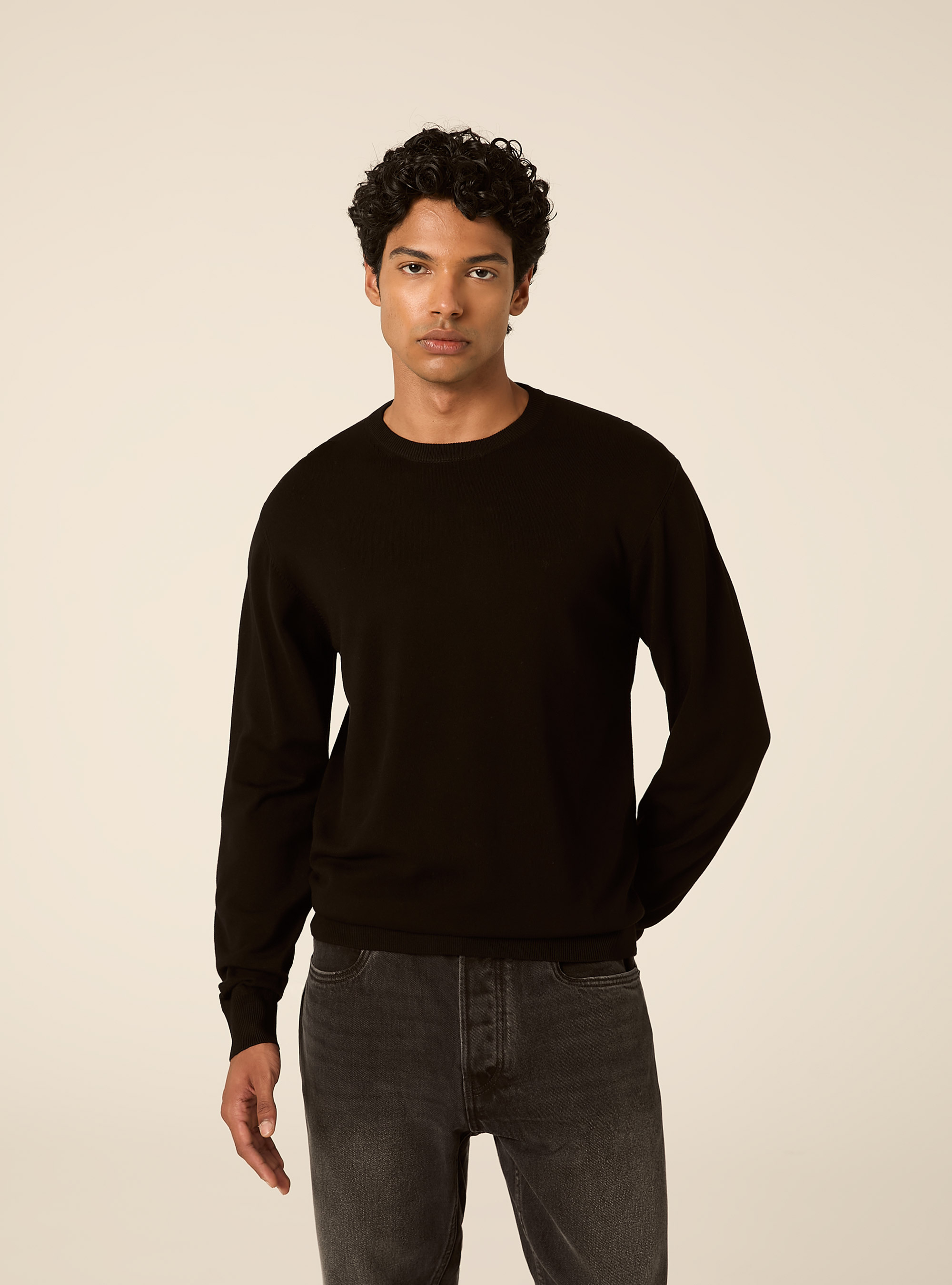 Pullover girocollo in viscosa, NERO
