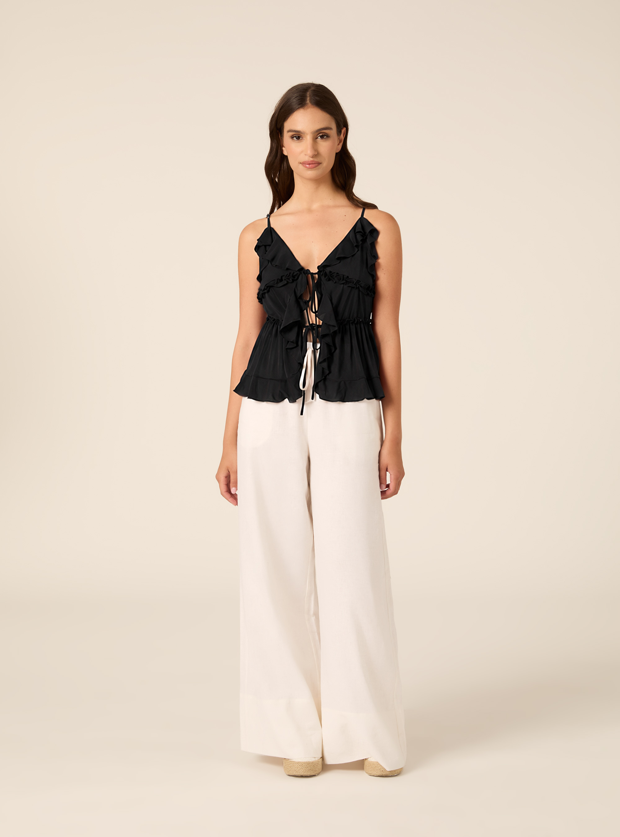 Top con spalline e volant, BK1 BLACK
