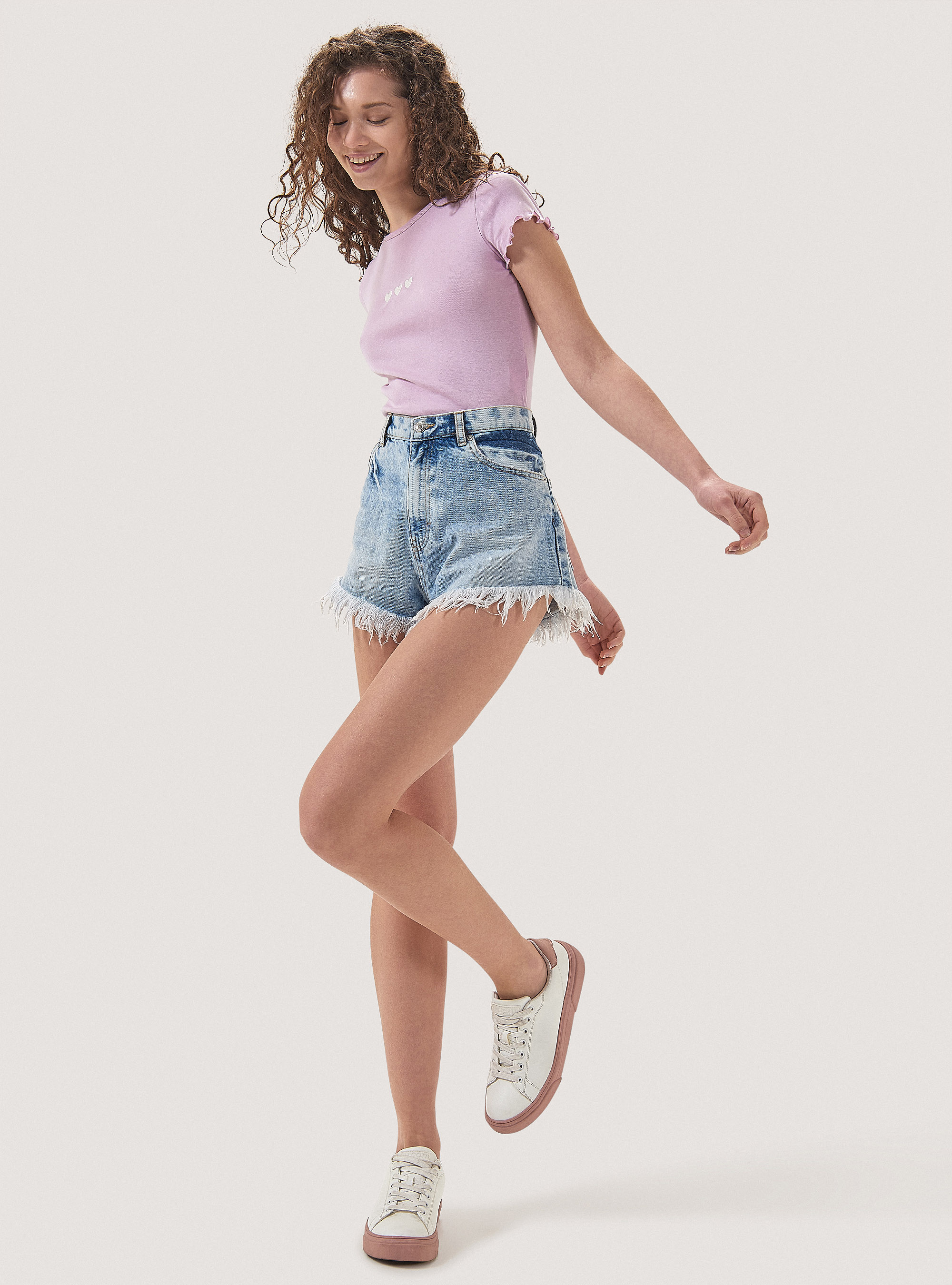 Pantal&oacute;n corto vaquero de corte crudo, D008 SUPER LIGHT BLUE