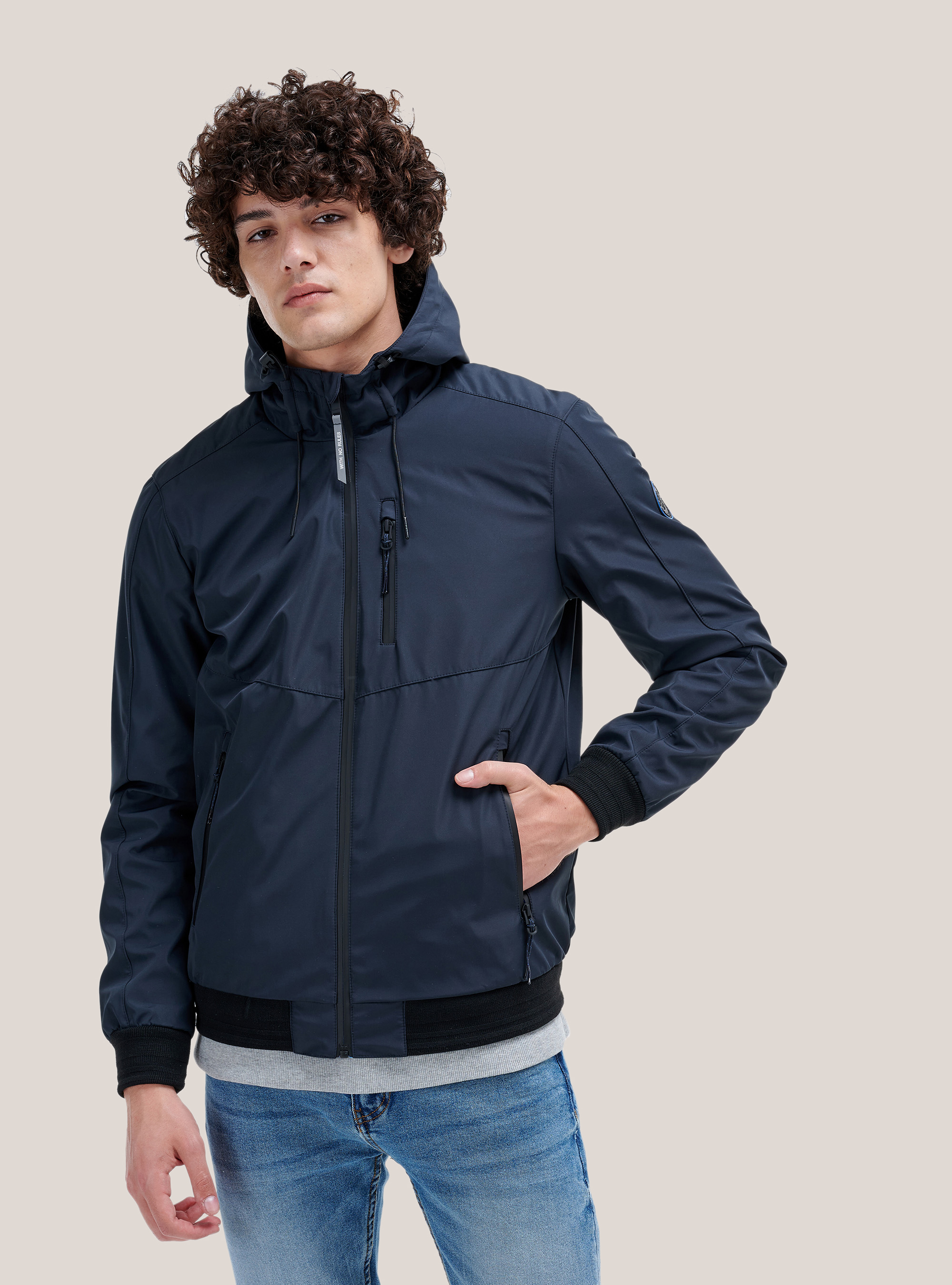 Bomber  con capucha antiviento, AZUL MARINO