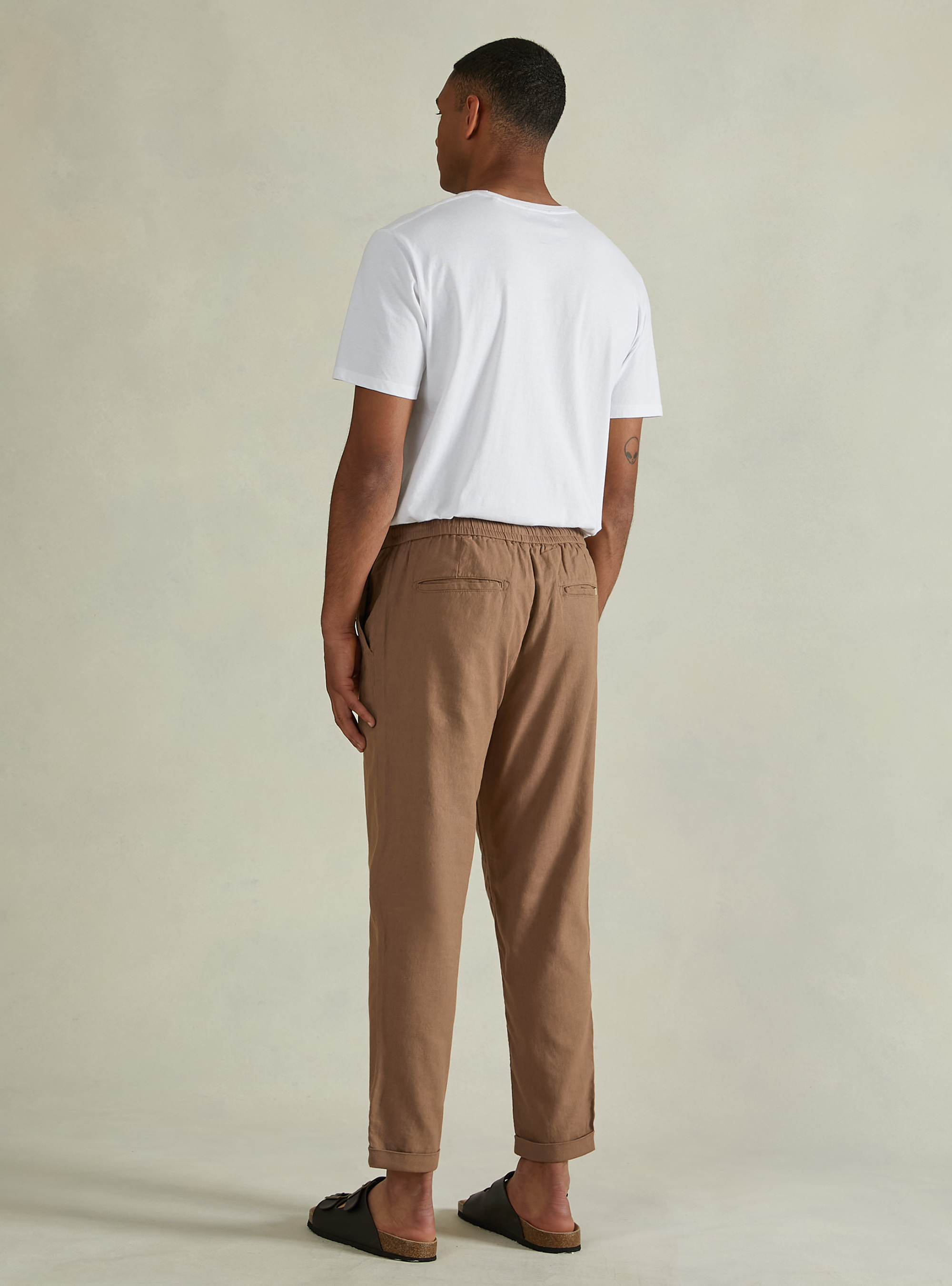 Pantalon en lin m&eacute;lang&eacute; avec pinces, TB2 TOBACCO MEDIUM
