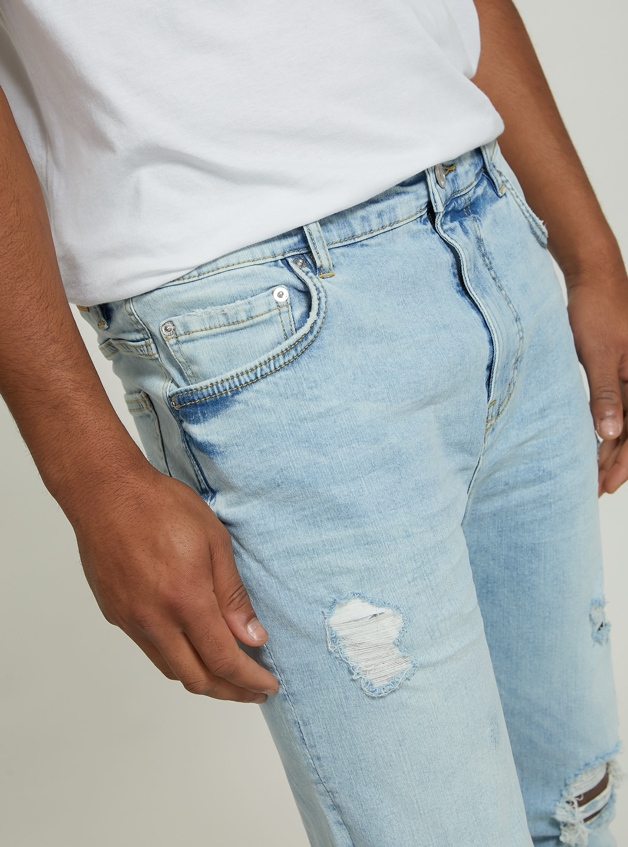 Stretch denim carrot fit jeans with rips, D007 LIGHT AZURE