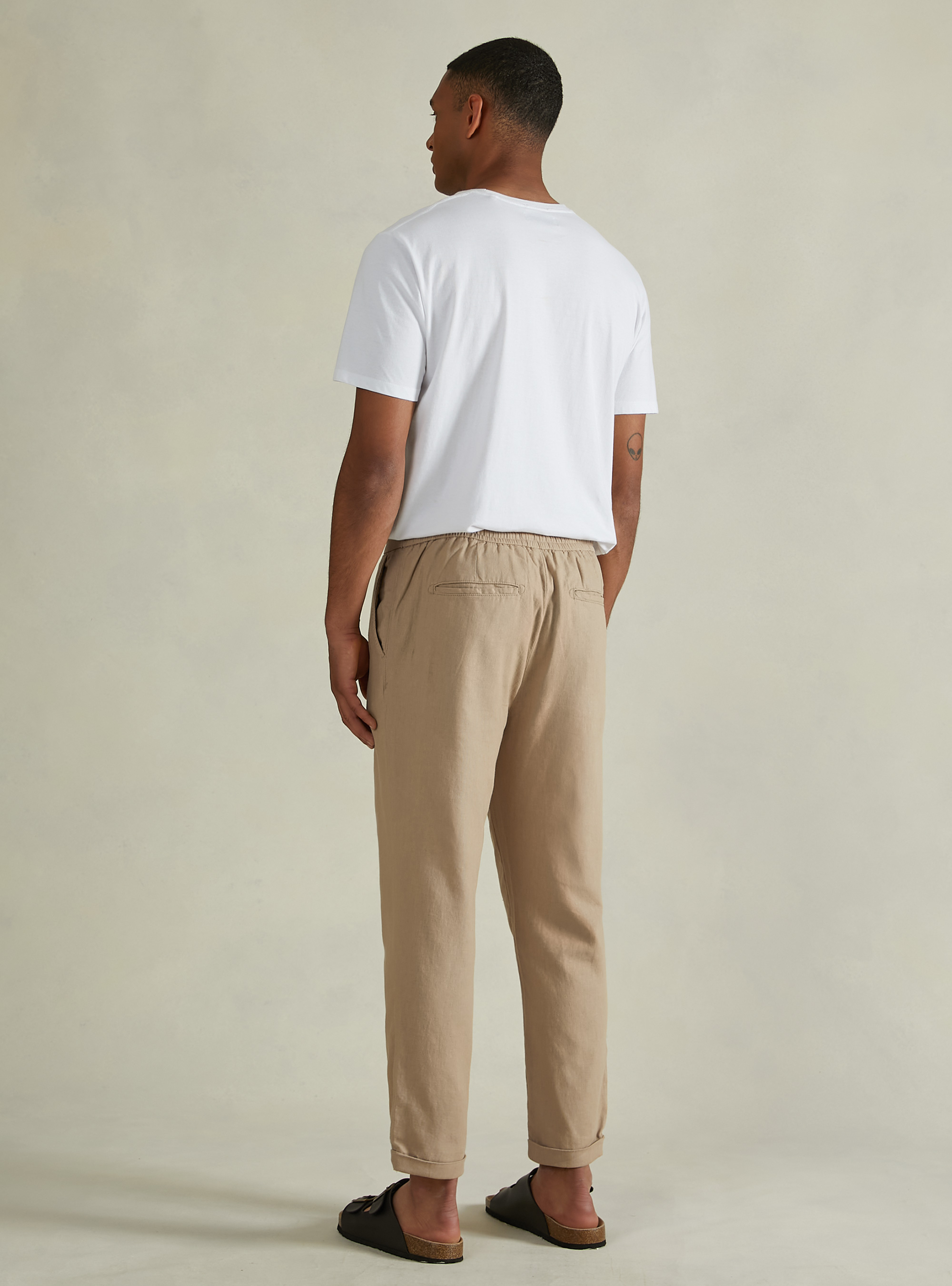 Pantalon en lin mélangé avec pinces, BG2 BEIGE MEDIUM