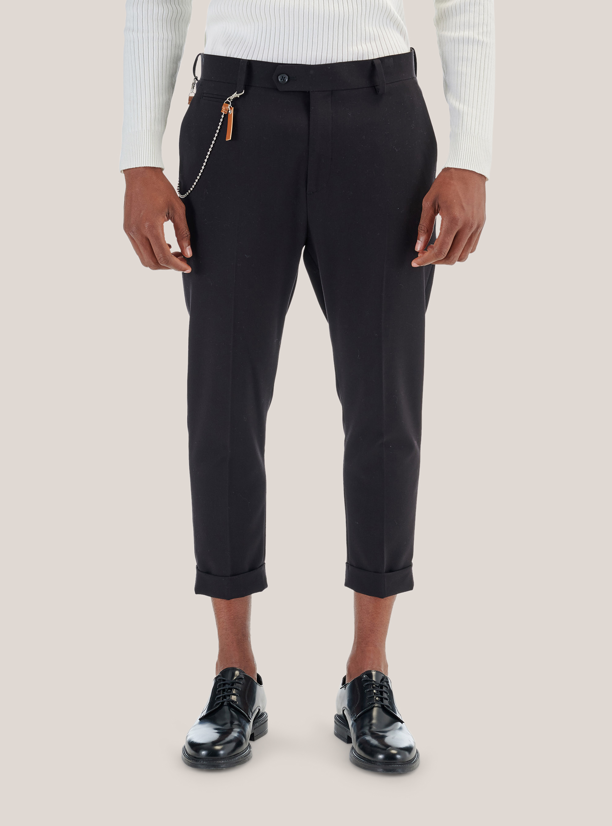 Soft canvas chinos with chain, BLACK