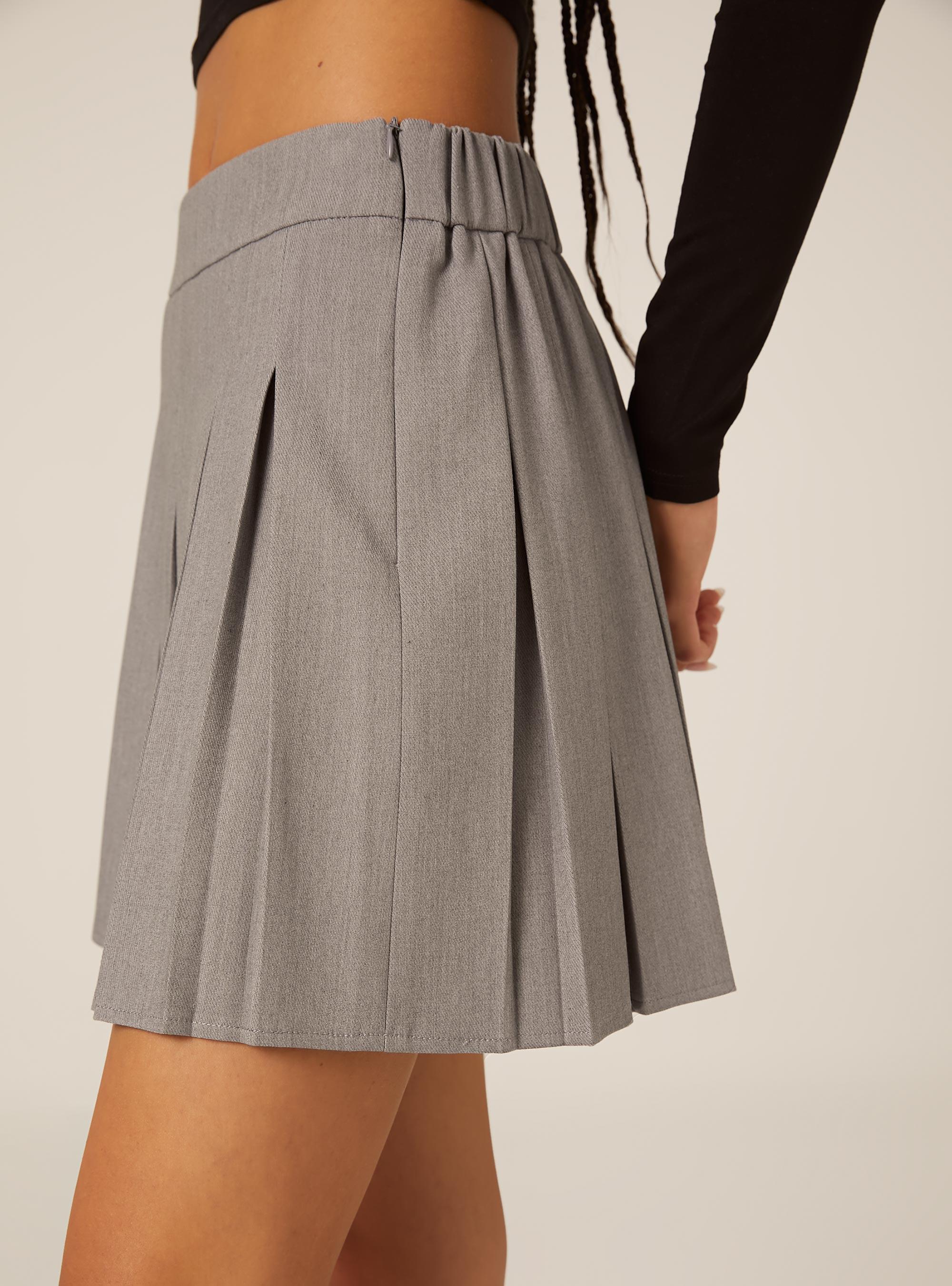 Einfarbiger Faltenminirock, MGY3 GREY MEL LIGHT