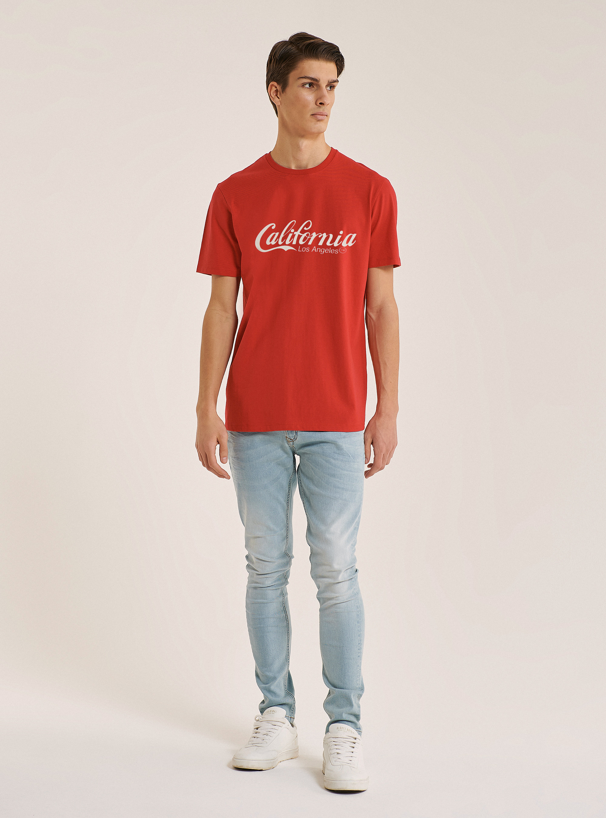 T-shirt en coton avec impression du lettrage ''California''., C3393 RED