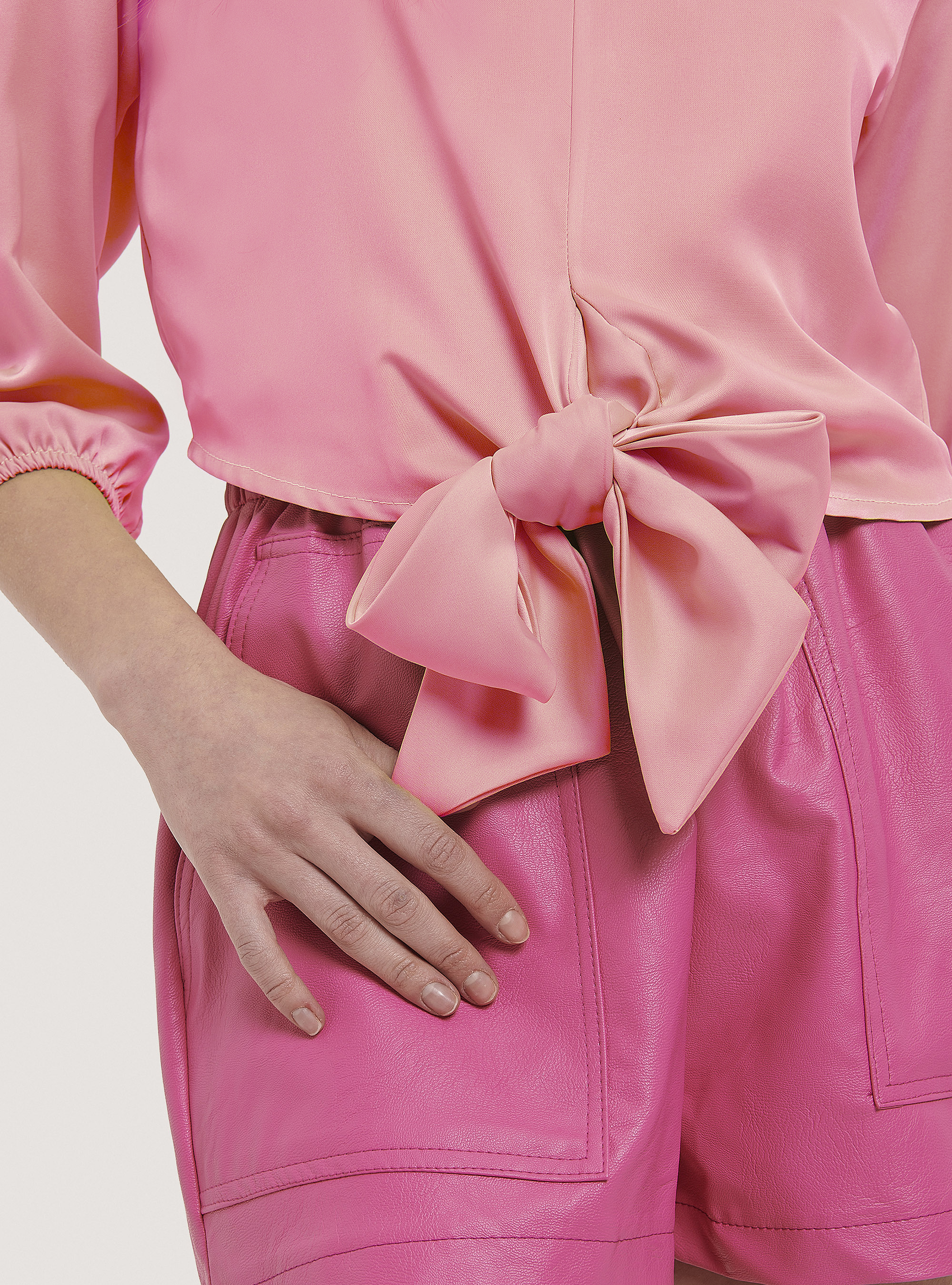 Satin blouse with knot | Alcott 