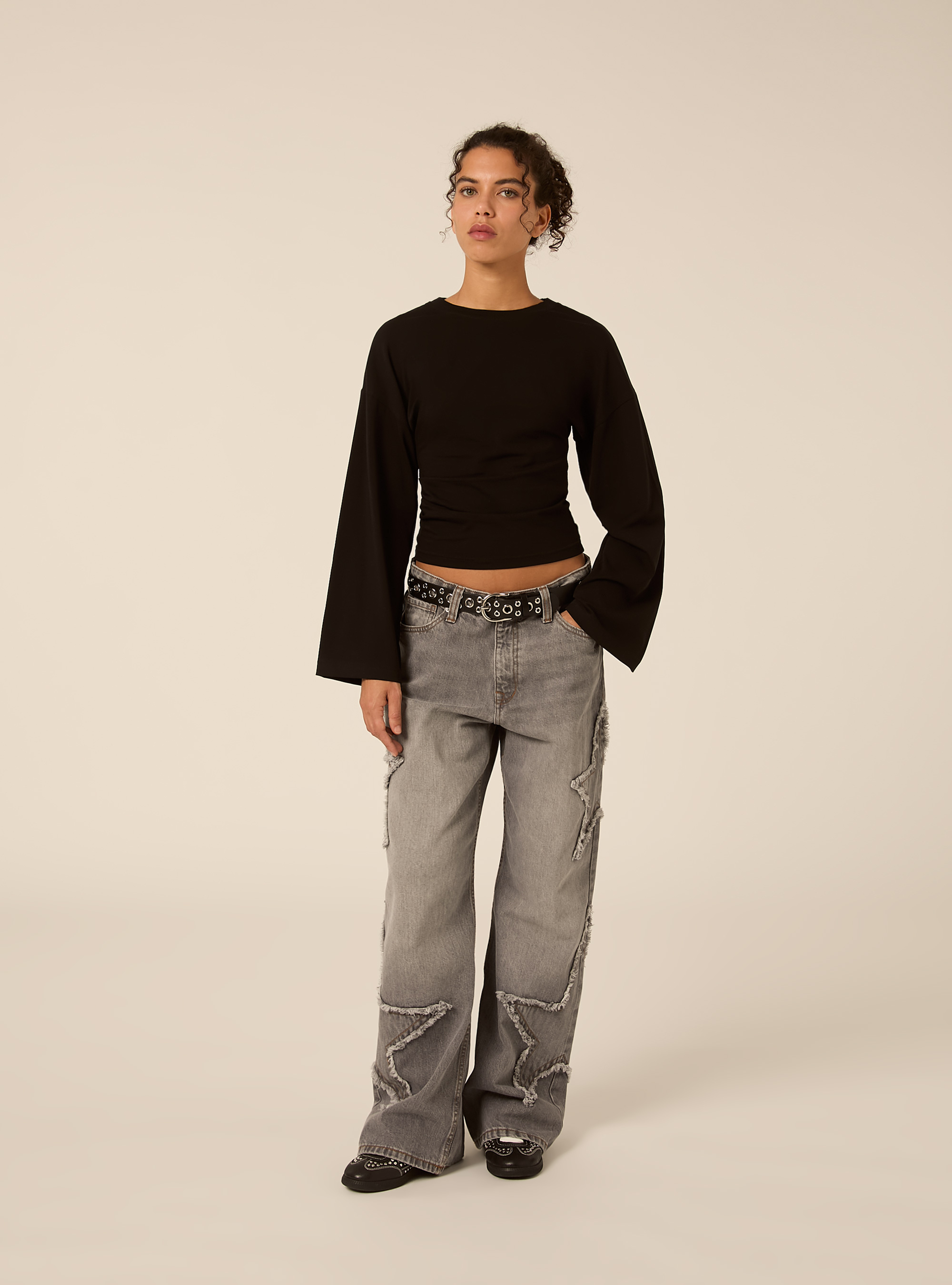 Flare sleeve top with side ruched detailing, BK1 BLACK