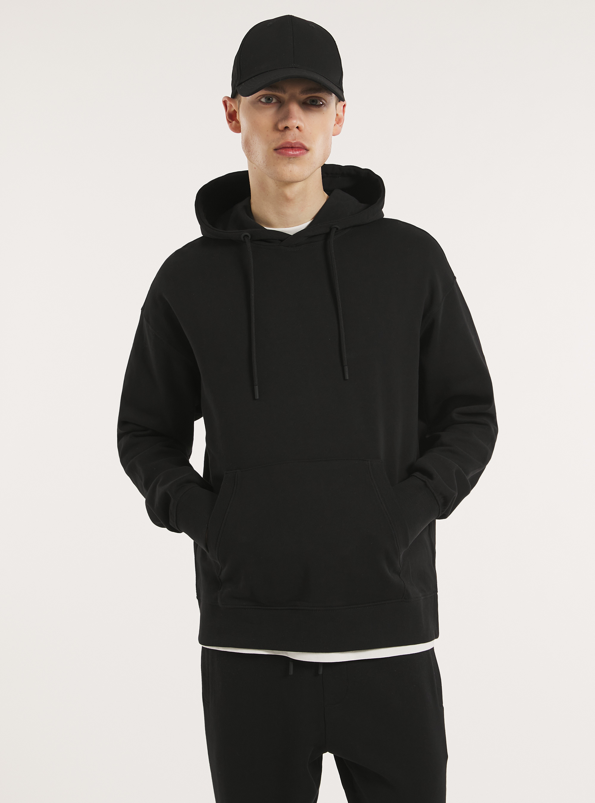 Felpa con cappuccio e tasca a marsupio, BK1 BLACK