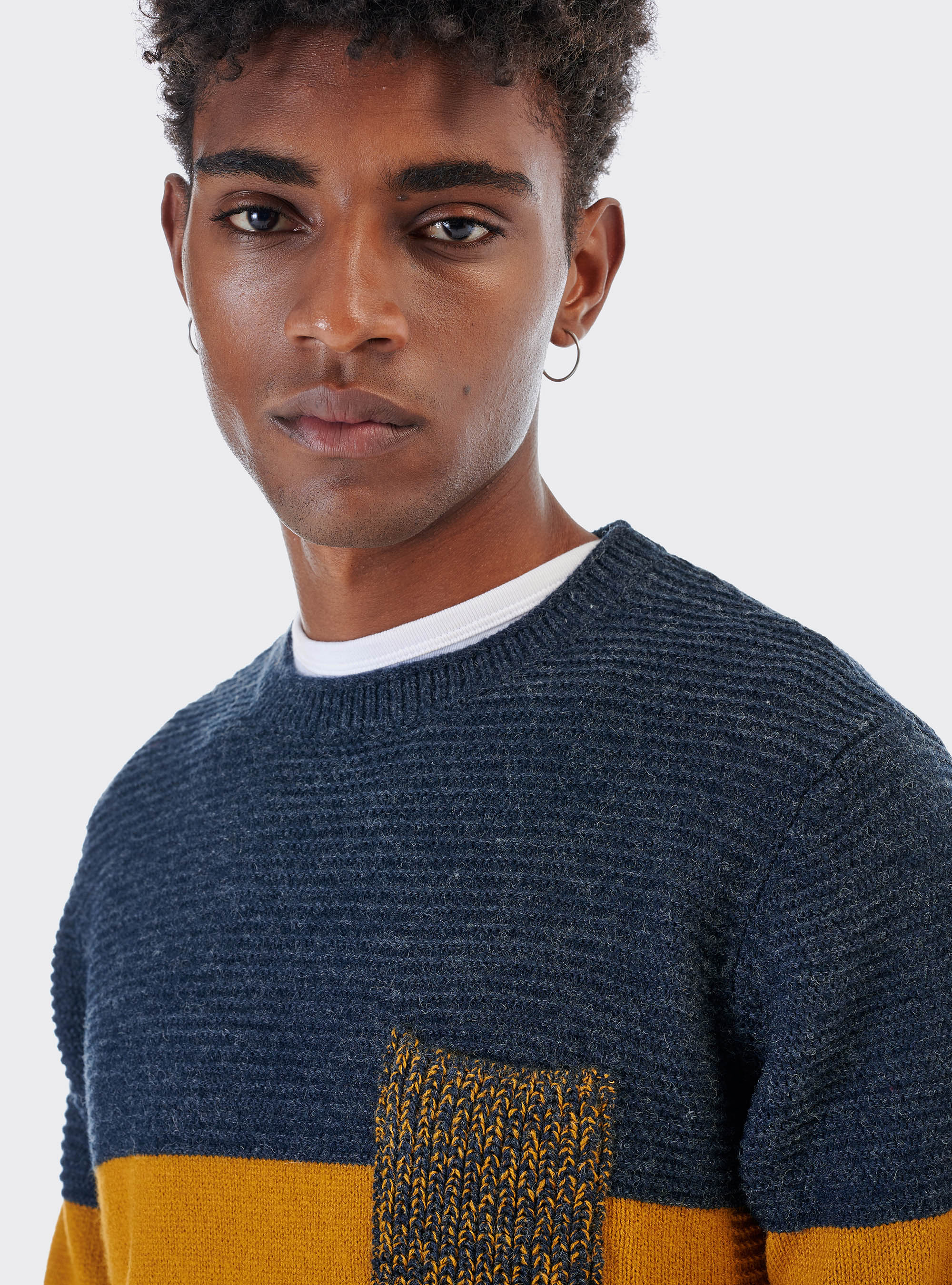 Pullover color block in misto lana con taschino, BLU MELANGE