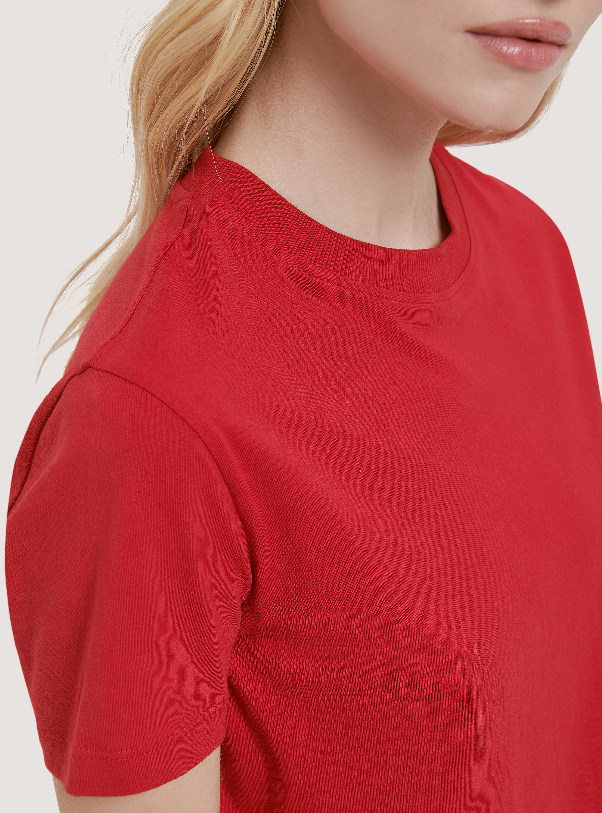 Camiseta b&aacute;sica de algod&oacute;n con cuello redondo, ROJO