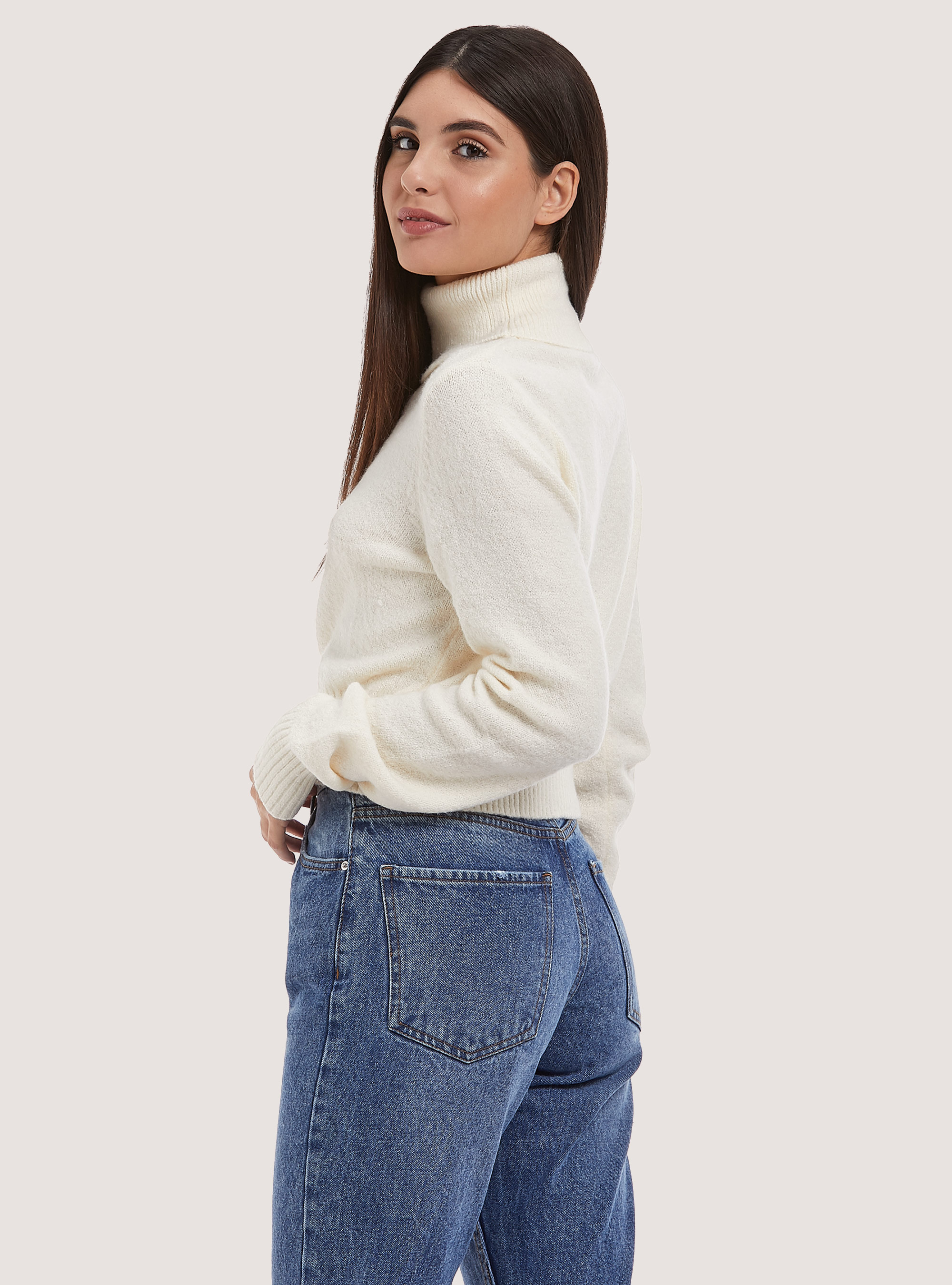 Pullover morbido cropped a collo alto, WH1 OFF WHITE