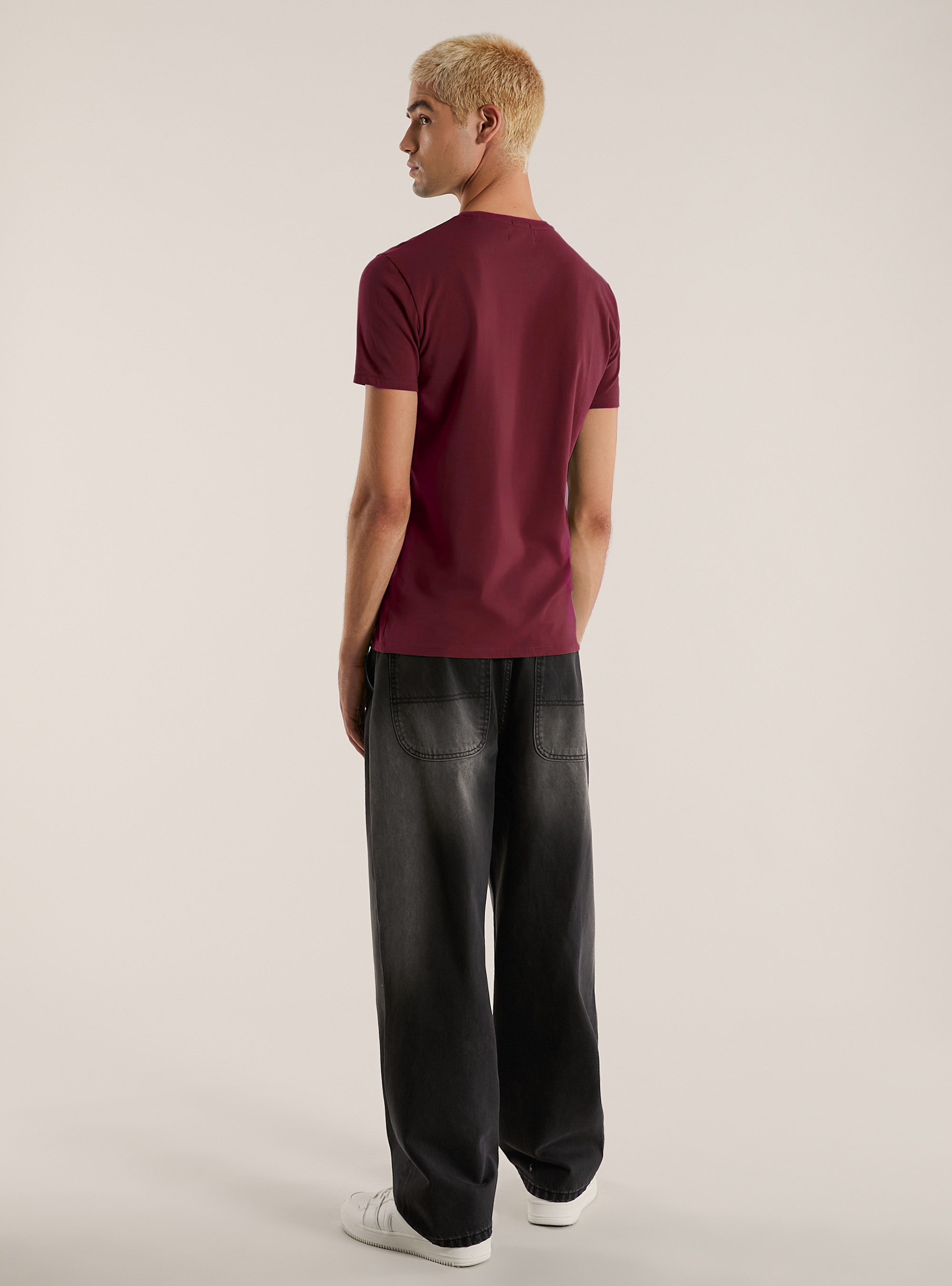 Camiseta b&aacute;sica lisa de cuello redondo, C322 BORDEAUX