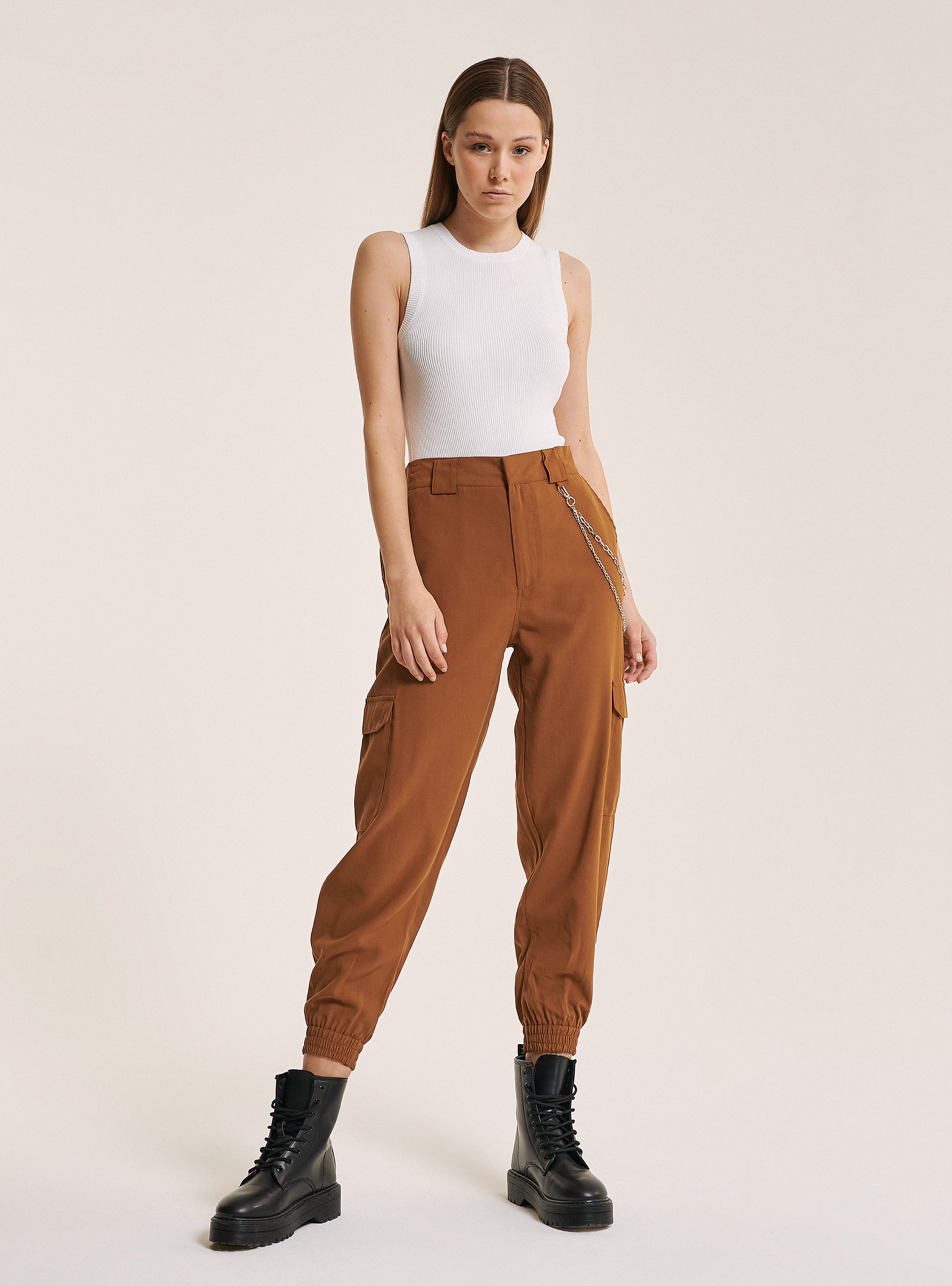 Komfort-Fit Hose mit Seitentaschen und Kette, C5572 TOBACCO