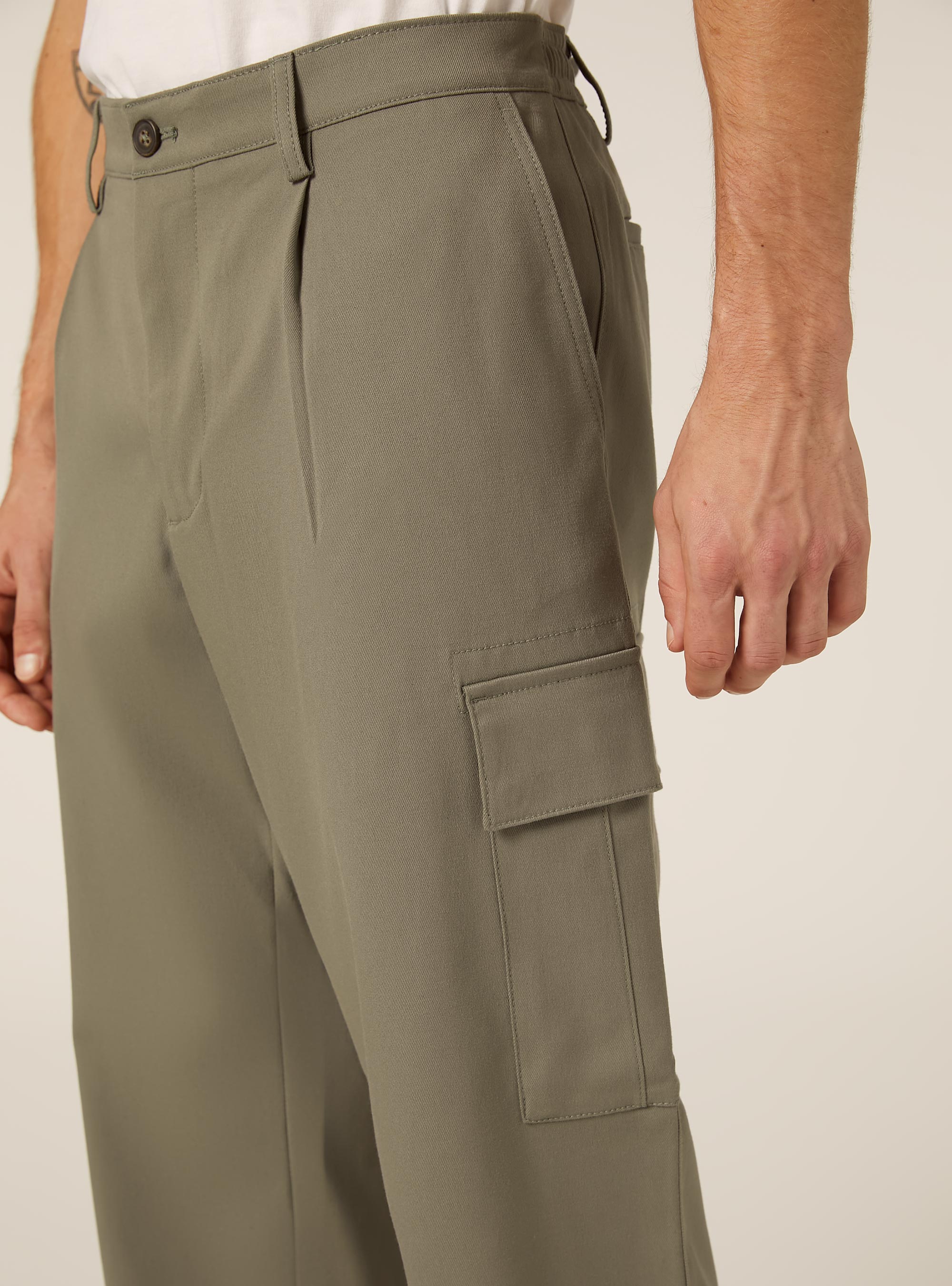 Pantaloni con tasconi e una pince, SG2 SAGE MEDIUM