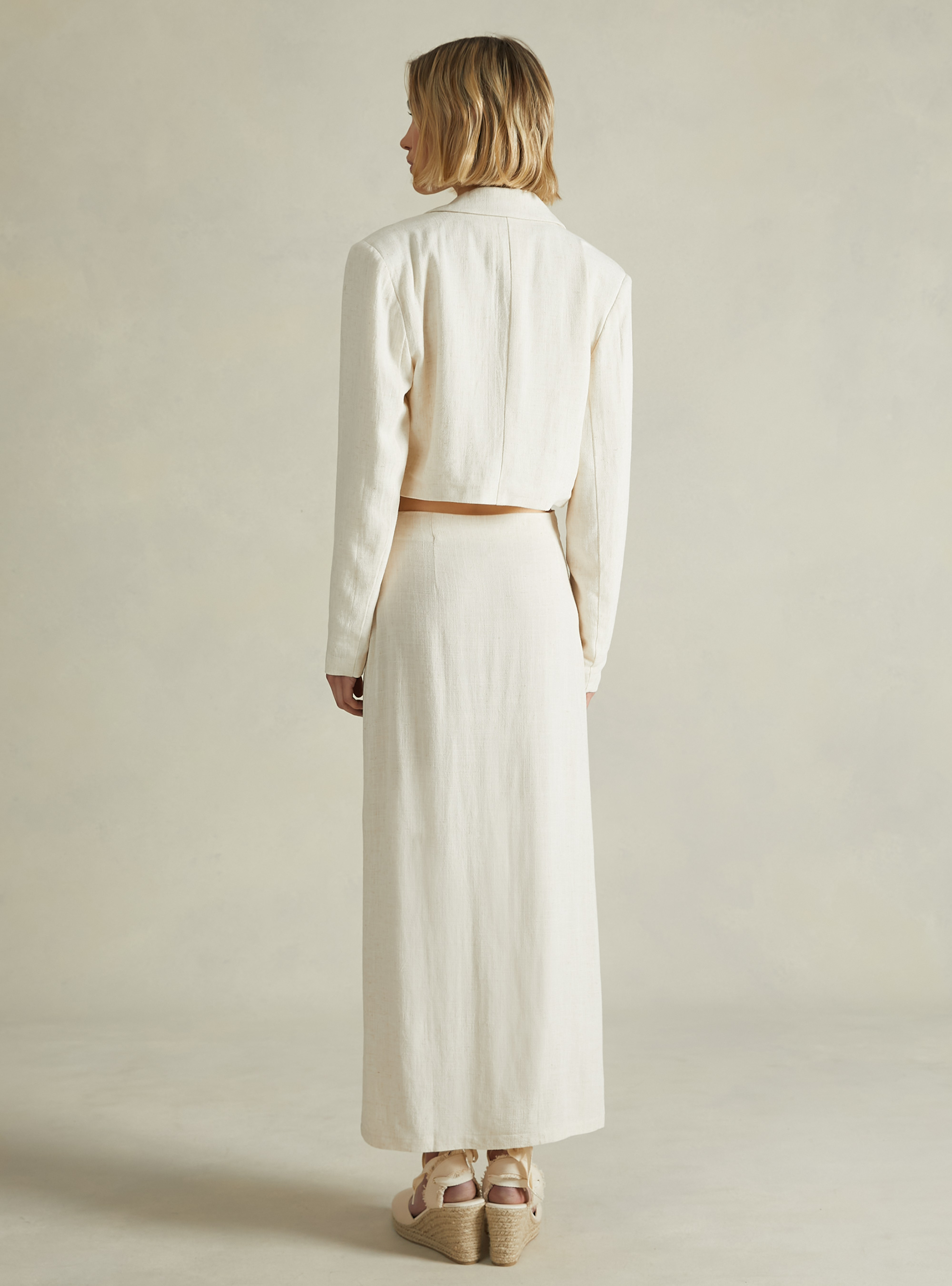 Cropped blazer in linen blend, BG3 BEIGE LIGHT