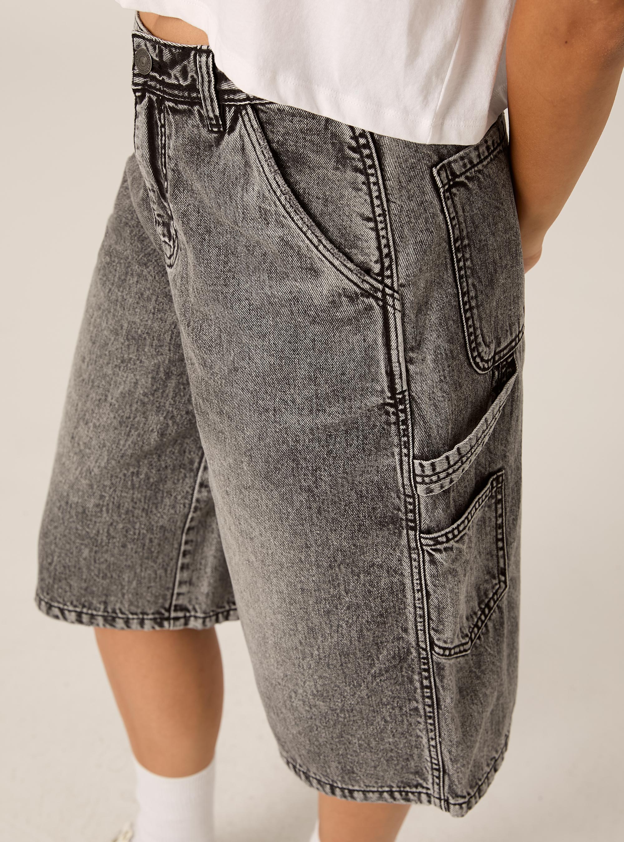 Weite Denim-Jorts im Carpenter-Style, D00G GREY