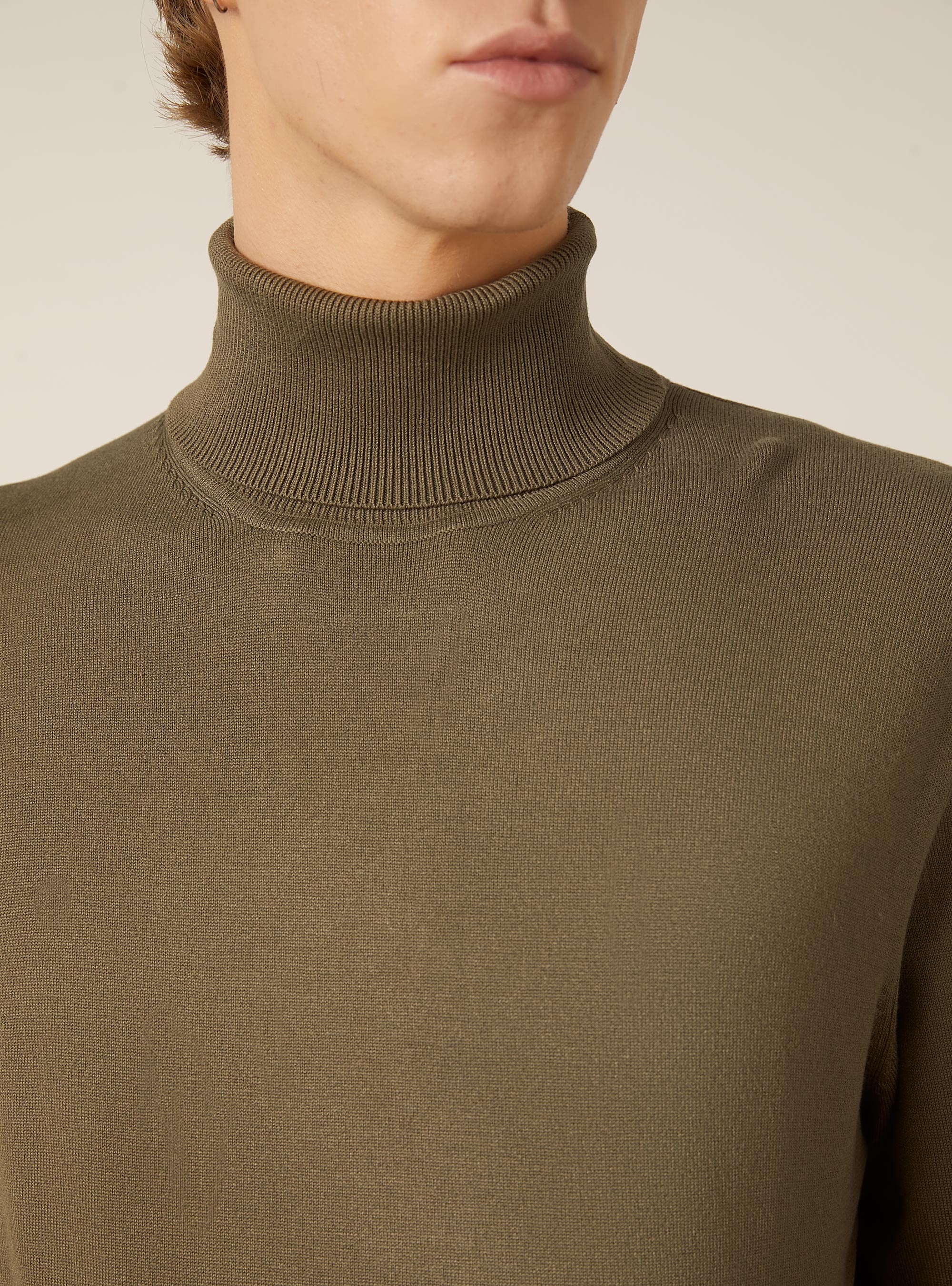 Jersey de cuello alto en viscosa suave, KY2 KAKY MEDIUM