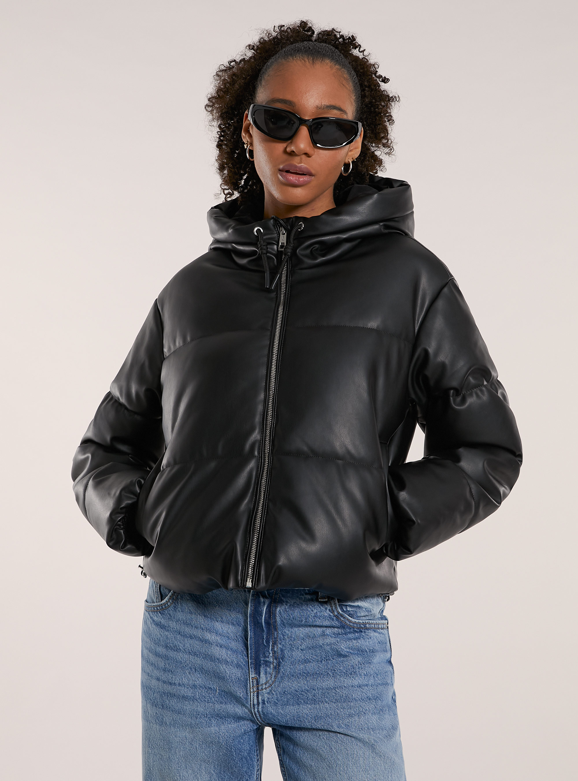 Giubbotto imbottito effetto pelle, BK1 BLACK