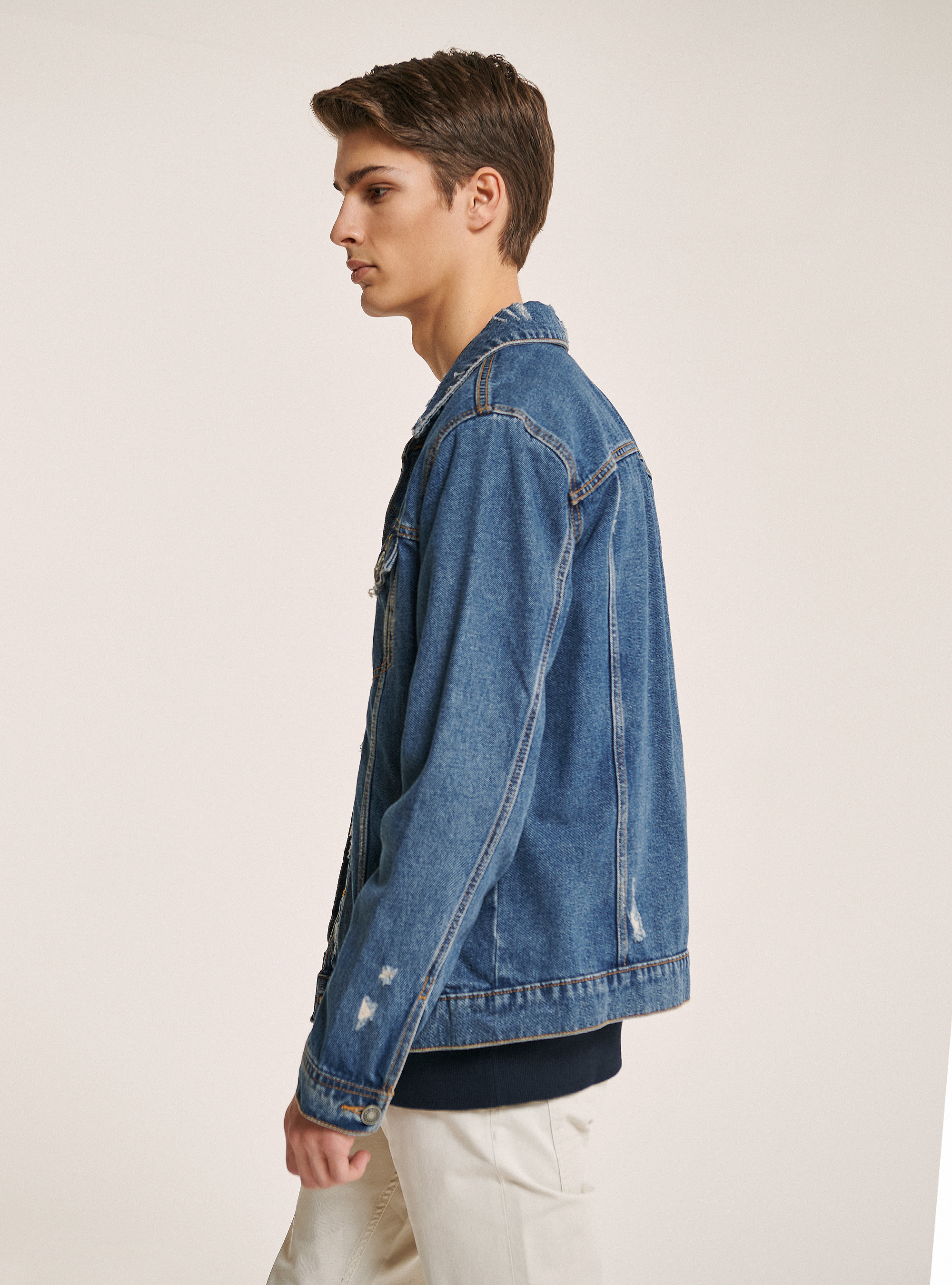 Blouson en jean avec poches sur la poitrine, C272 BLUE