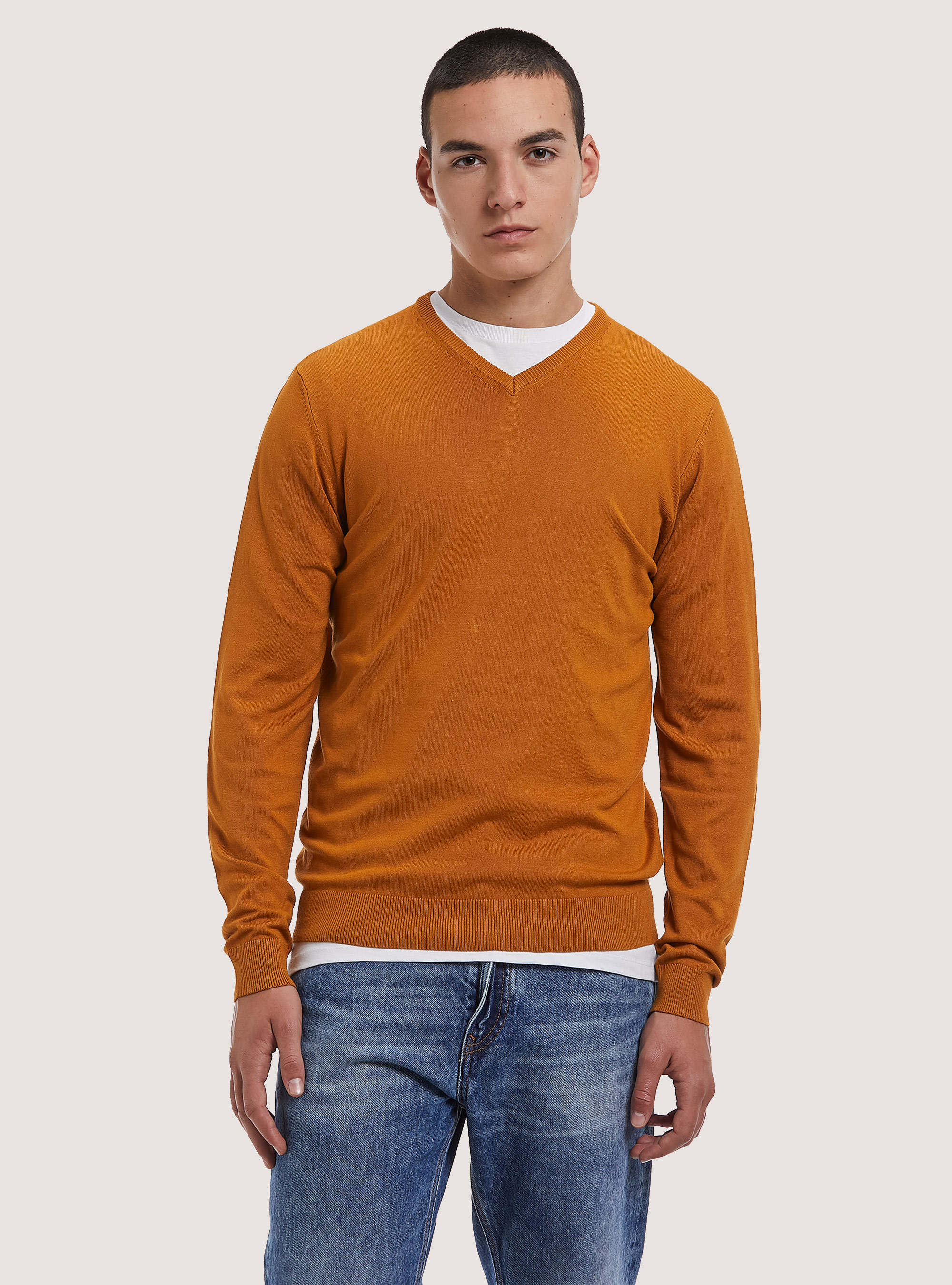 Pullover scollo a "v" tinta unita, C7710 SENAPE