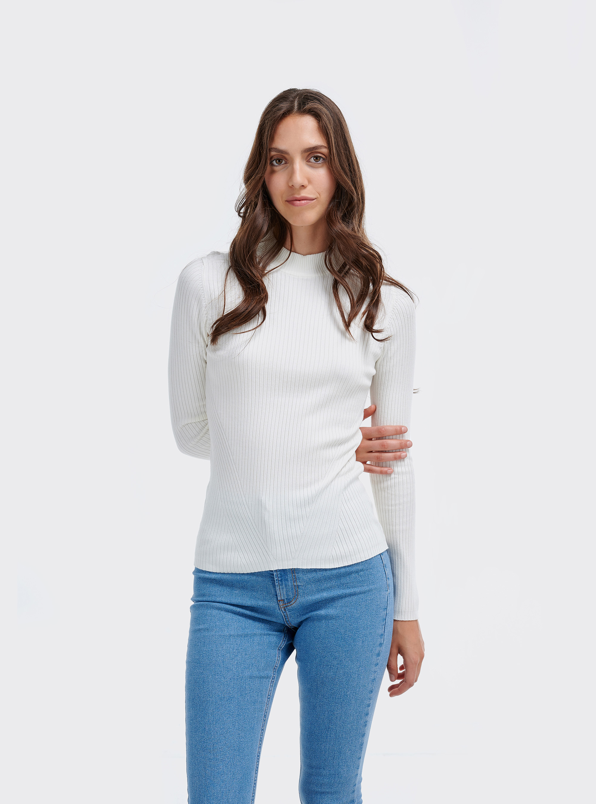 Pull col montant en maille c&ocirc;tel&eacute;e, C085 WHITE