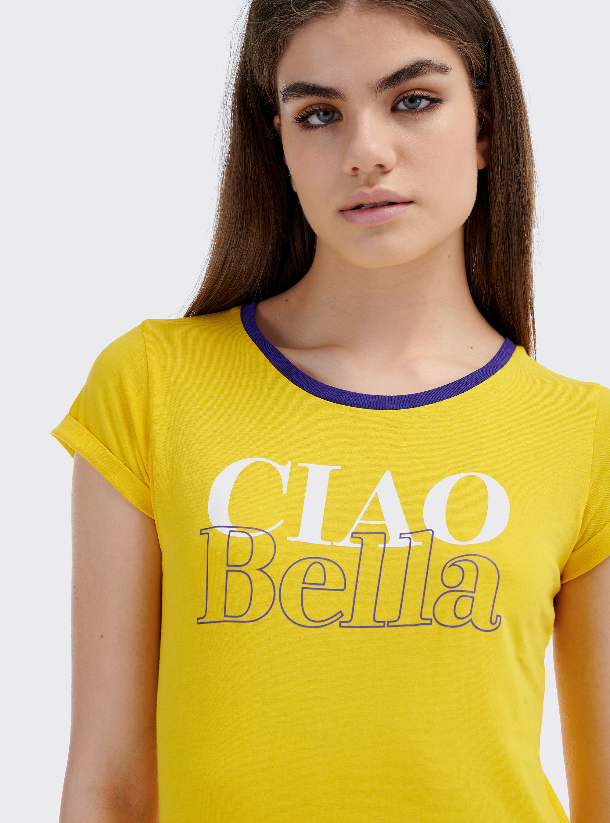 Maglietta con stampa e bordi a contrasto in cotone combed, C7750 YELLOW