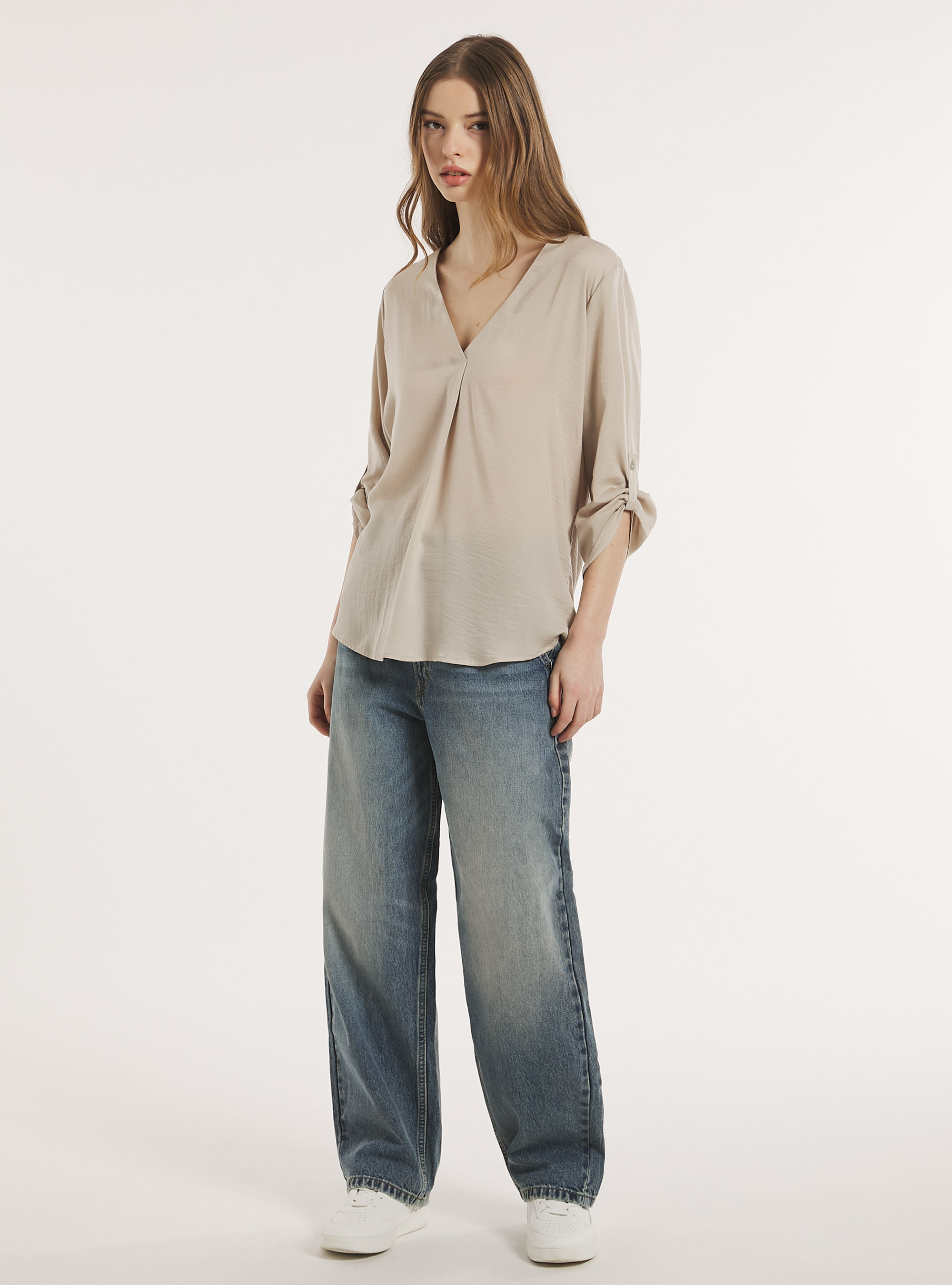 Blusa con scollatura in tinta unita, BG3 BEIGE LIGHT