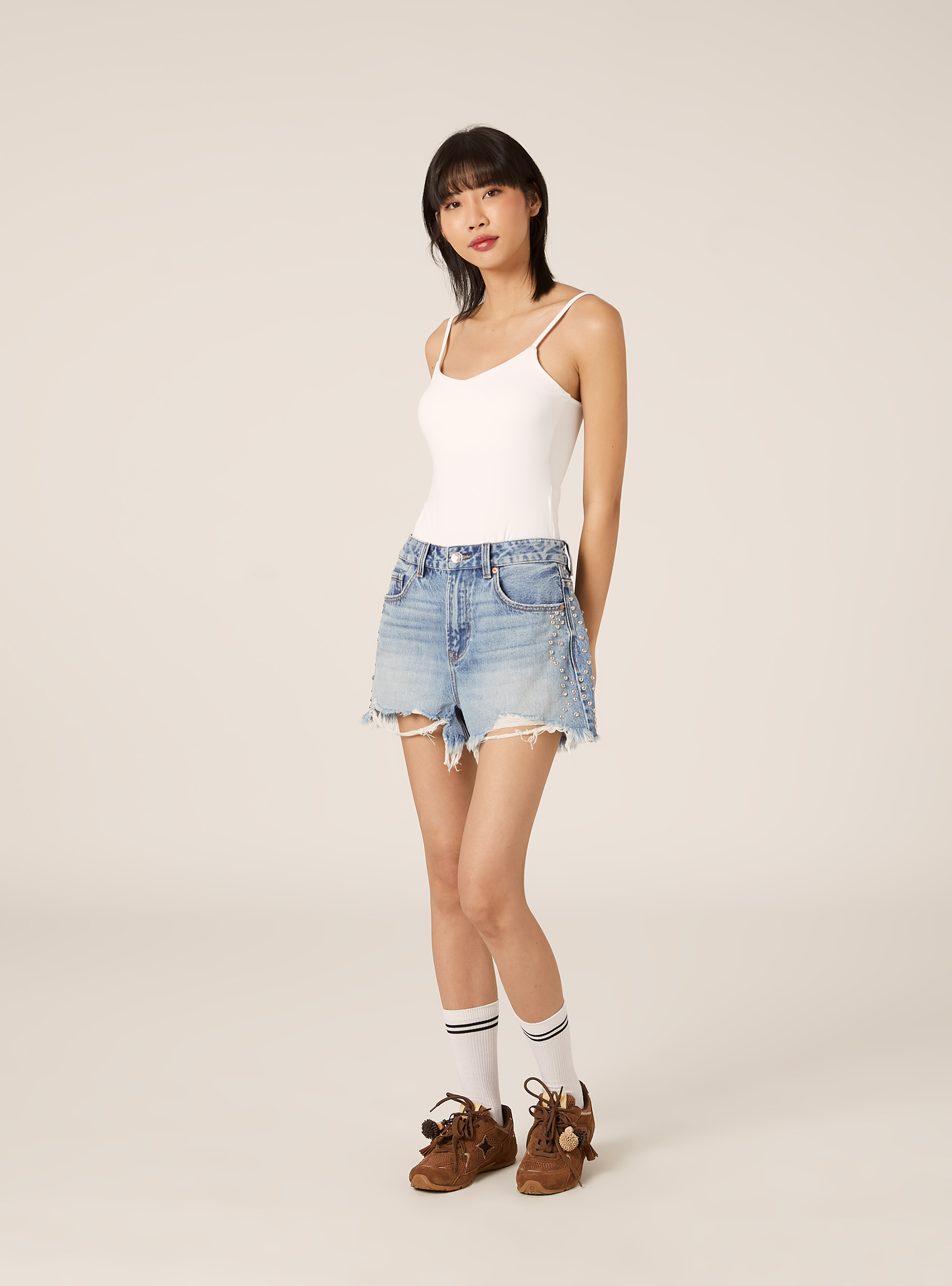 Jeansshorts mit Nieten, D006 AZURE