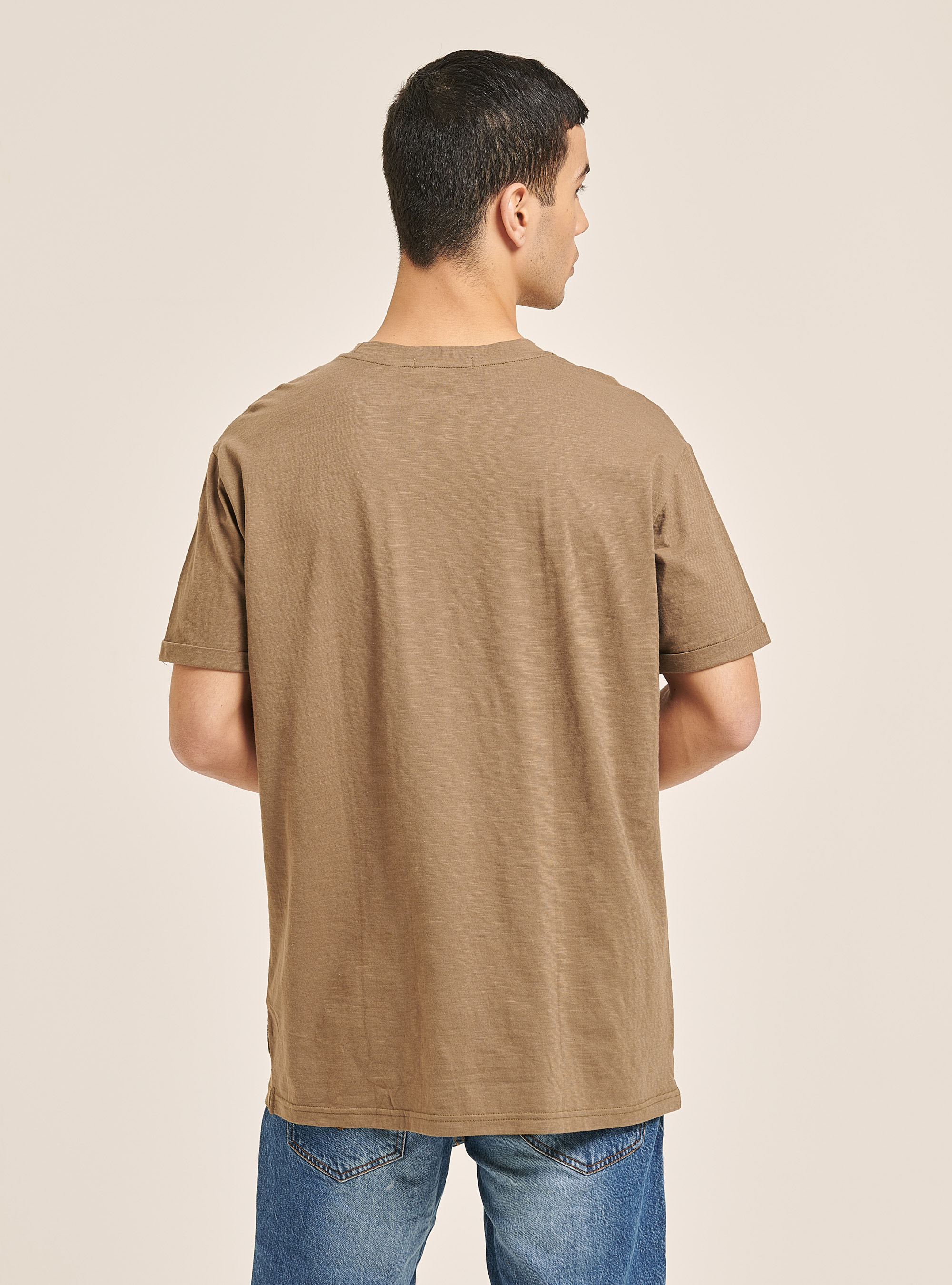 Maglietta in misto lino con taschino, C5602 TORTORA