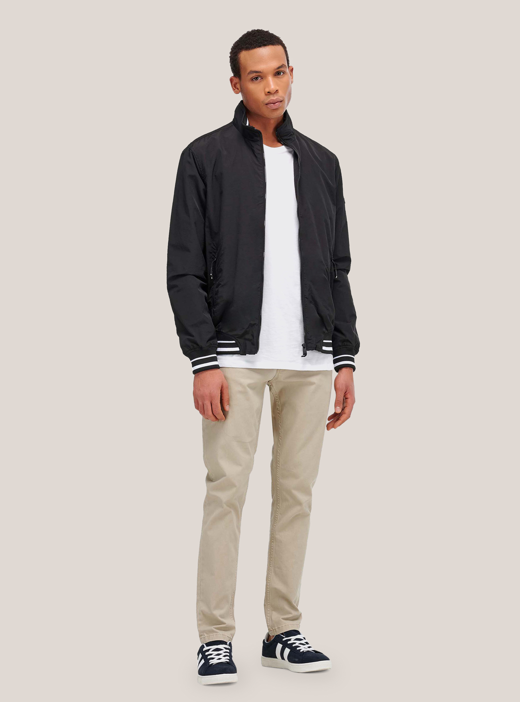 Blouson aviateur en nylon avec d&eacute;tails ray&eacute;s, C101 BLACK