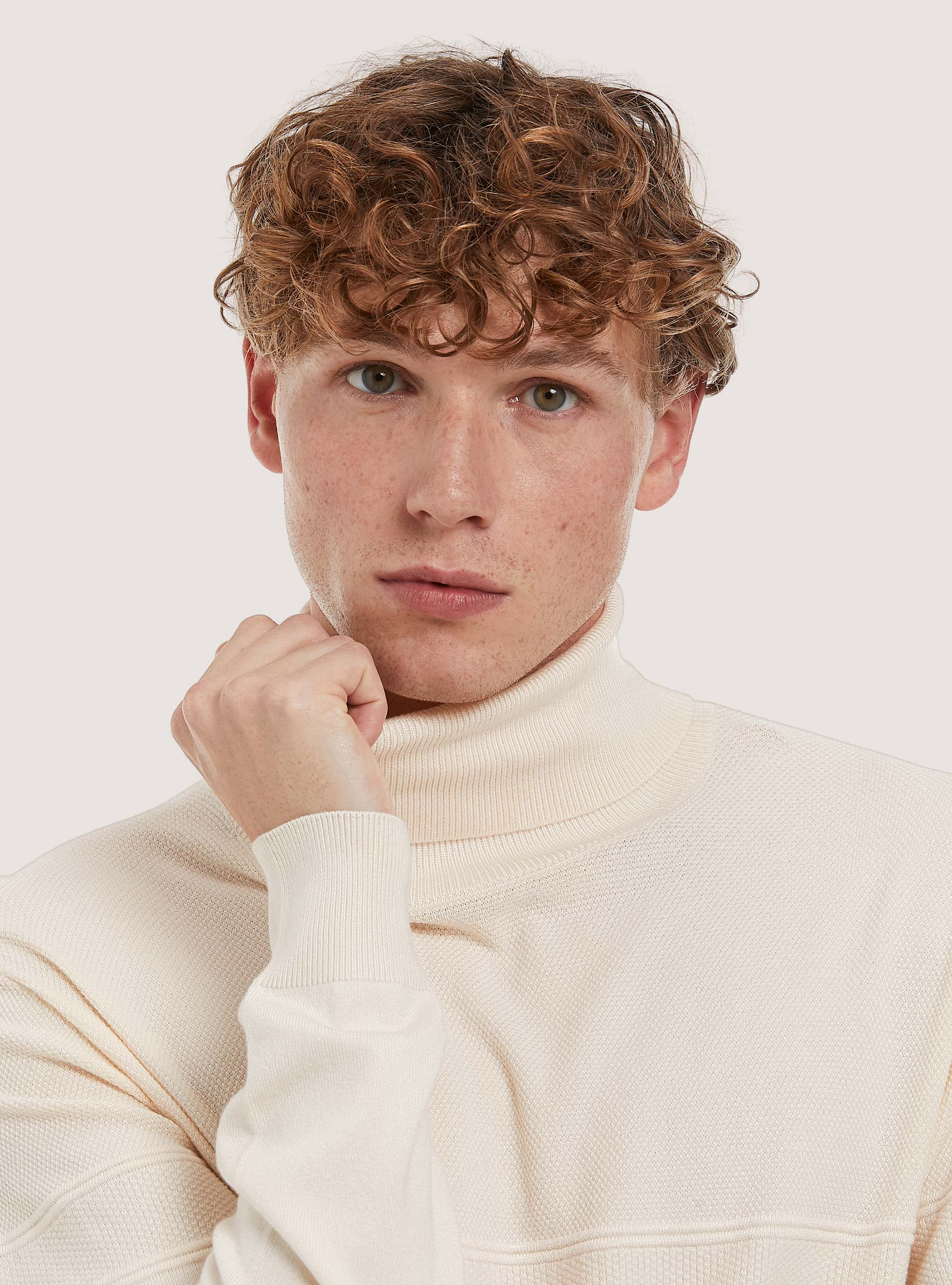 Fine turtleneck pullover with soft viscose texture, WH1 OFF WHITE