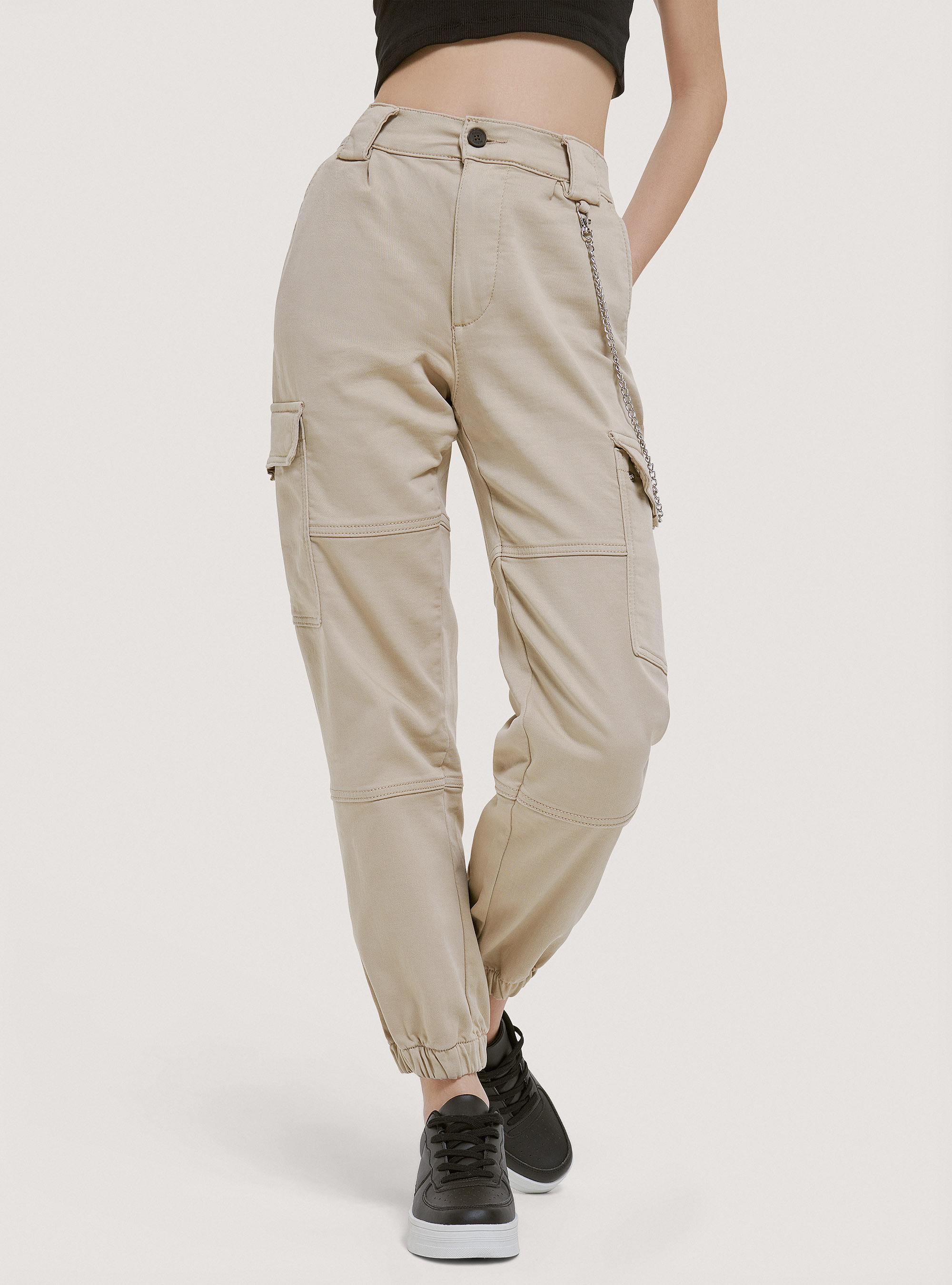 Jogger with large pockets and chain, BEIGE