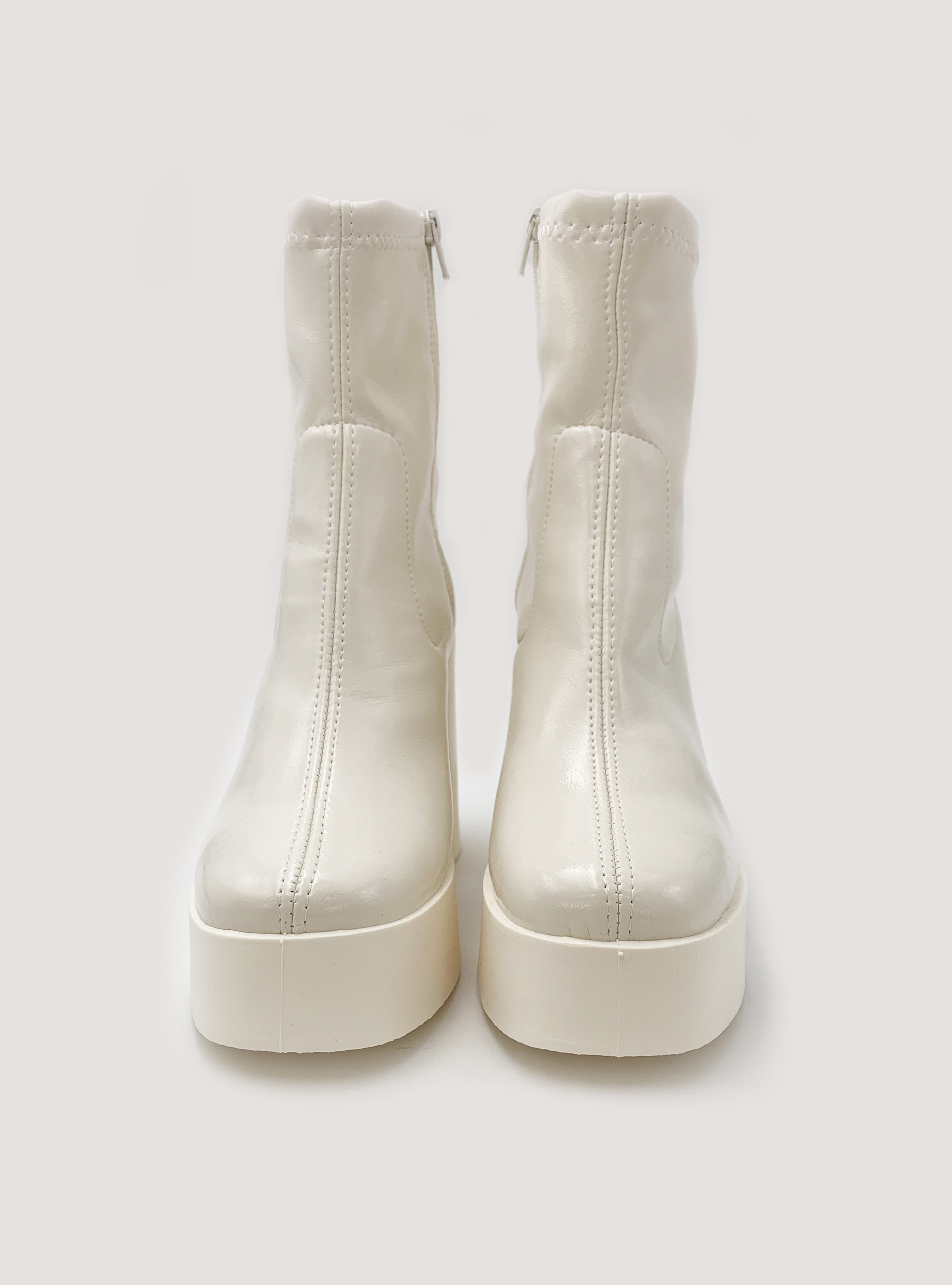 Stivaletti effetto vernice, C141 CREAM