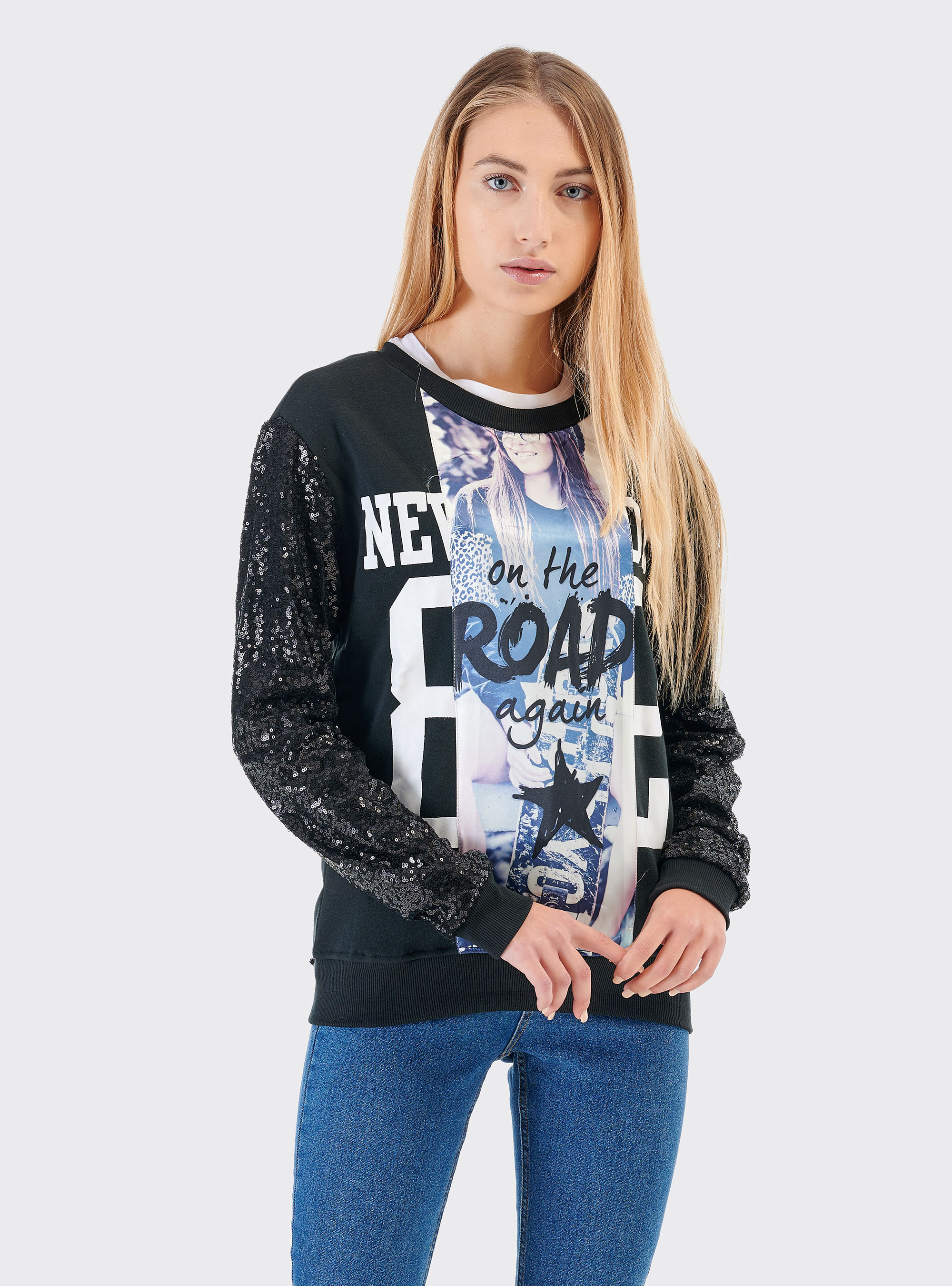 Felpa con maniche paillettes, C101 BLACK