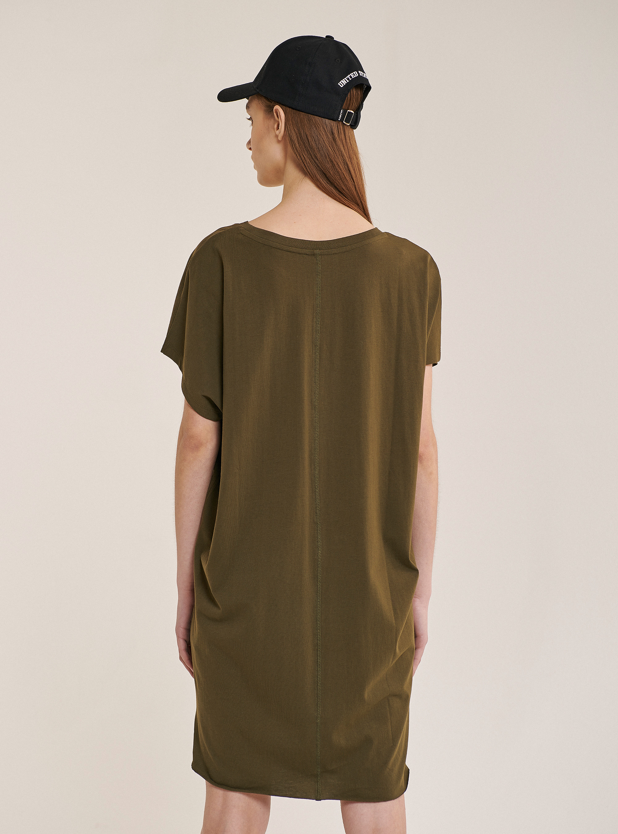 Vestido b&aacute;sico con bolsillo en color s&oacute;lido, CAQUI