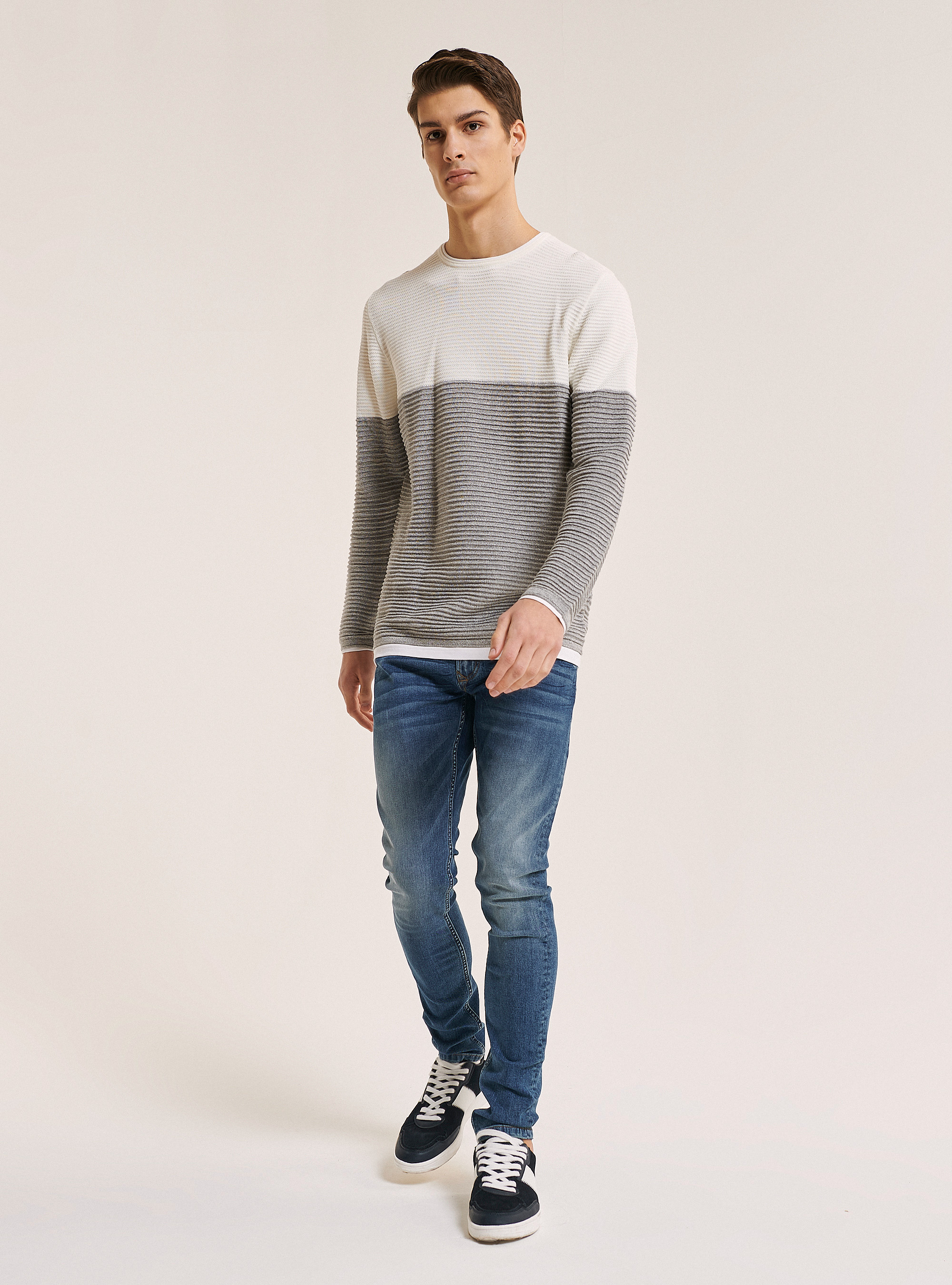 Rolling neck pullover with t-shirt details, WHITE