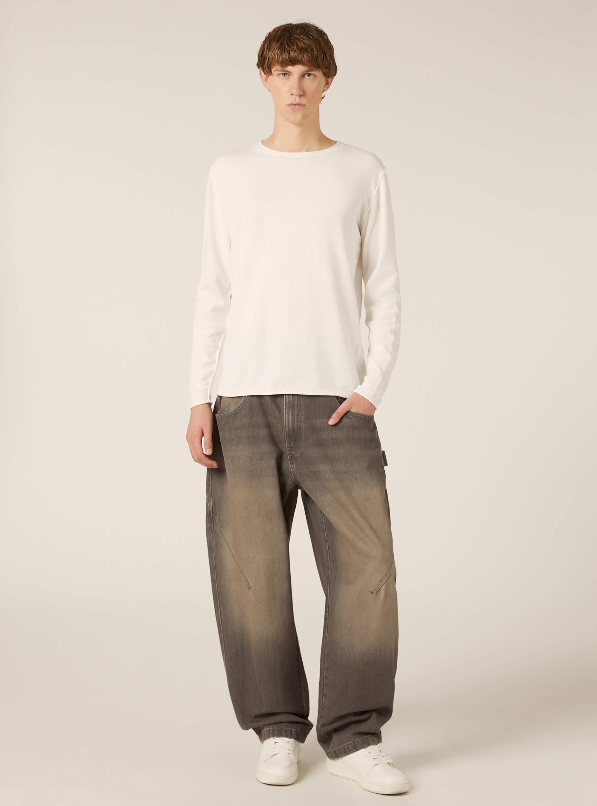 Raw cut pullover with roll neck, WH2 WHITE